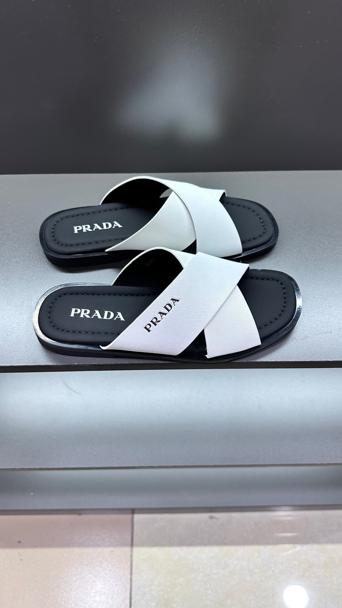 prada-slippers_41_2.jpg