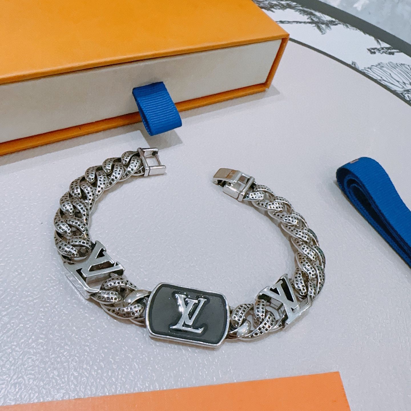 lv-bracelet_25_5.jpg