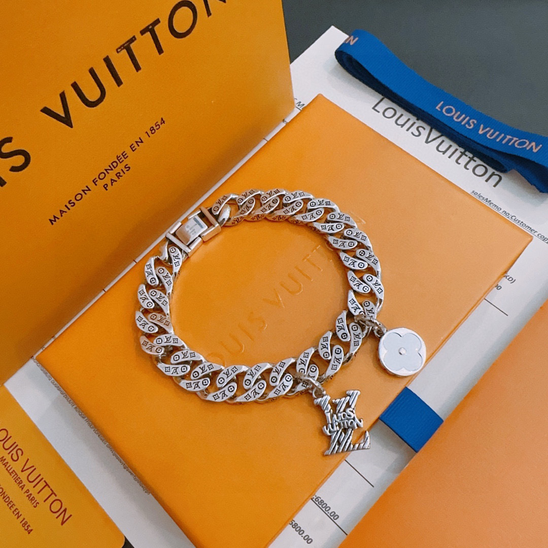 lv-bracelet_9_2.jpg