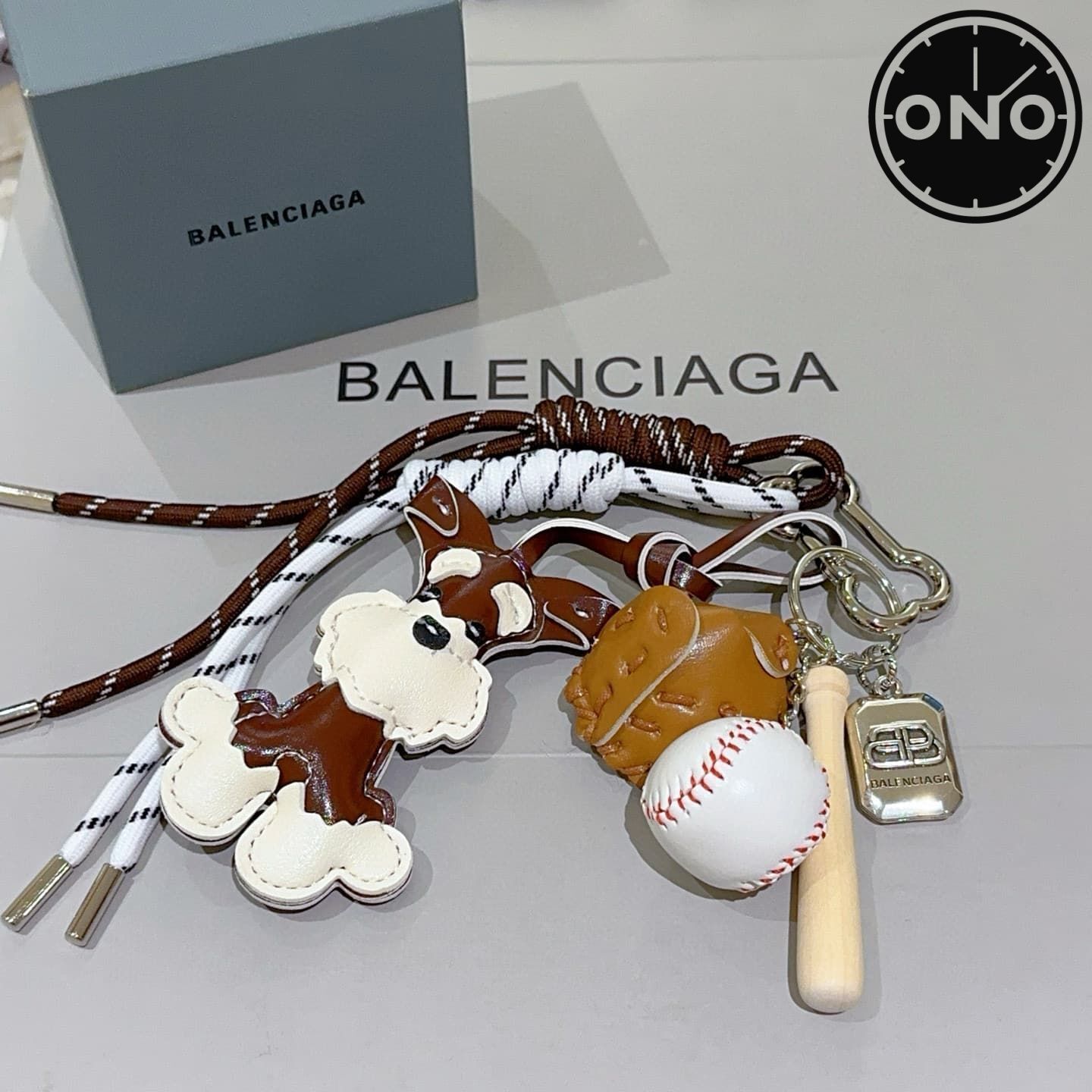 balenciaga-clasp_26_5.jpg