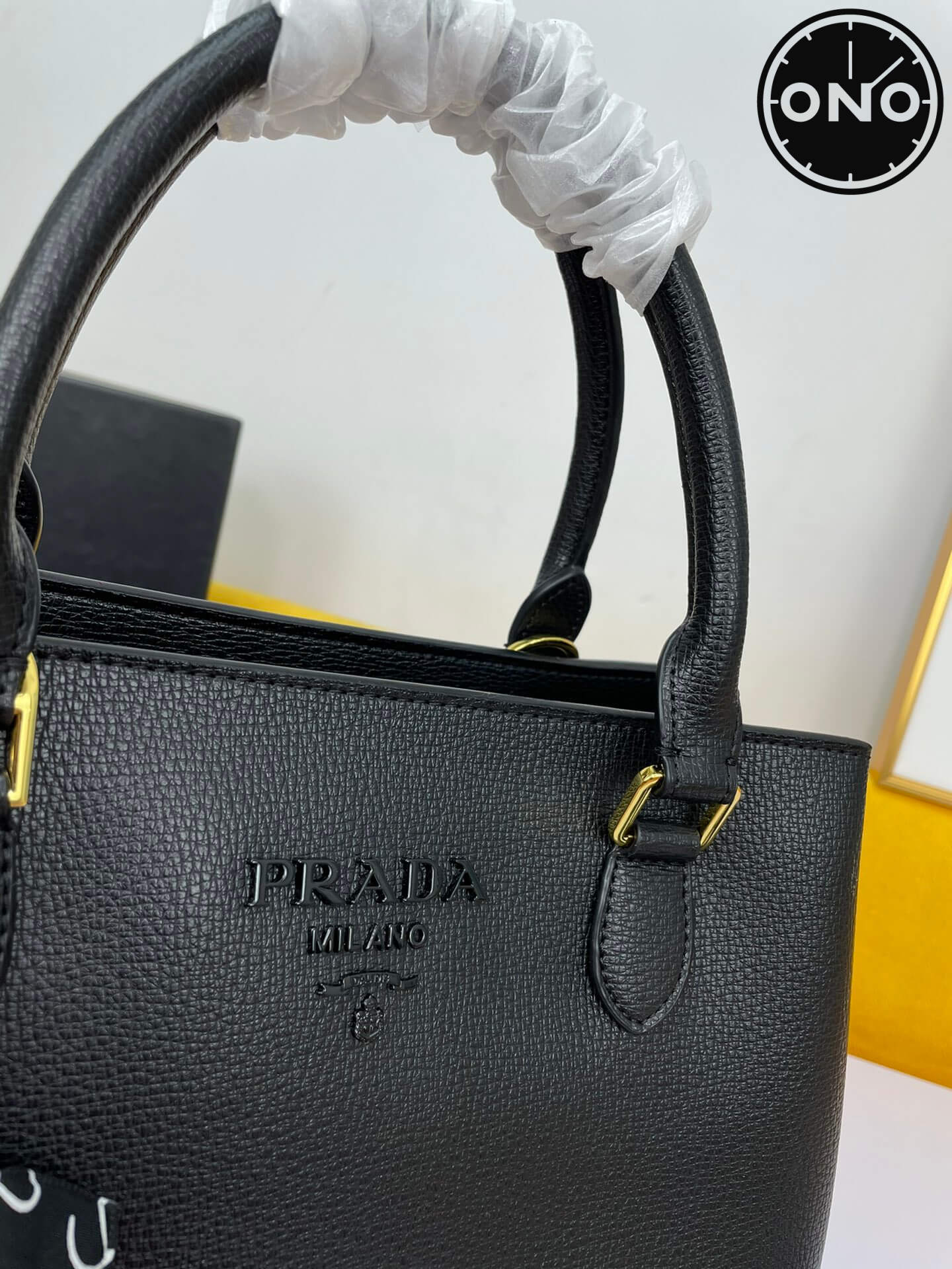 prada_women_24_3.jpg
