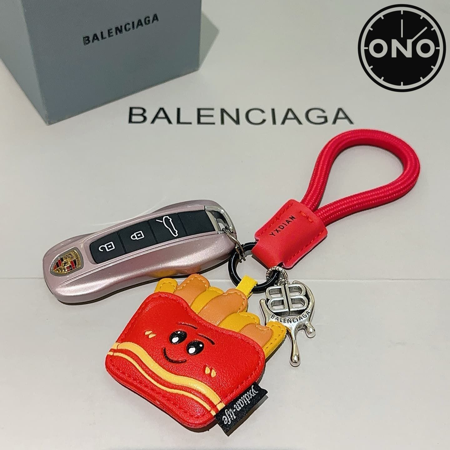 balenciaga-clasp_8_3.jpg