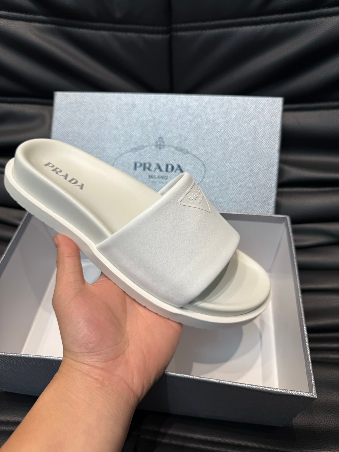 prada-slippers_30_5.jpg