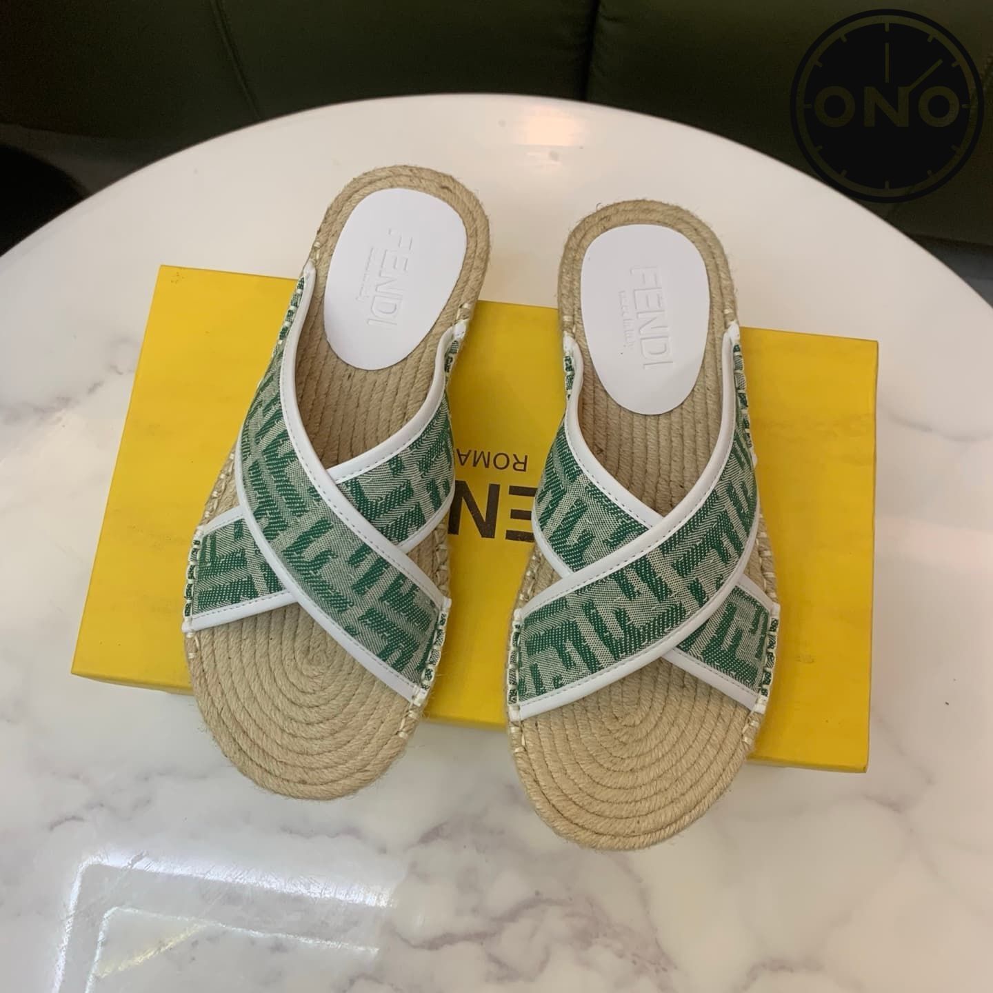 fendi-slippers_10_1.jpg