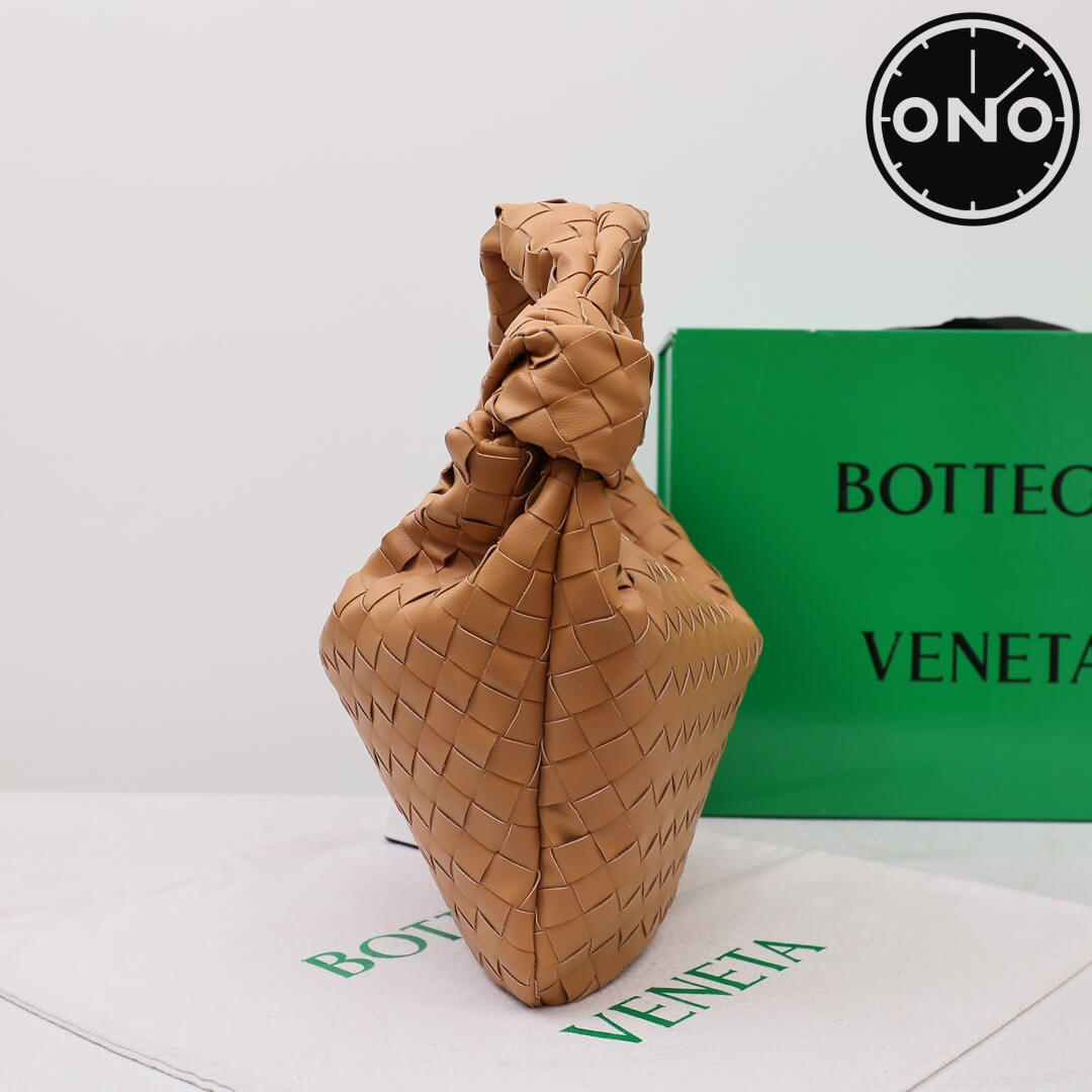 bottega_veneta_women_130_2.jpg