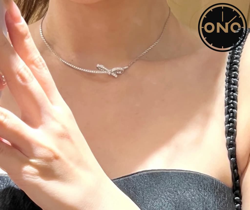 chanel-necklace_5_1.jpg