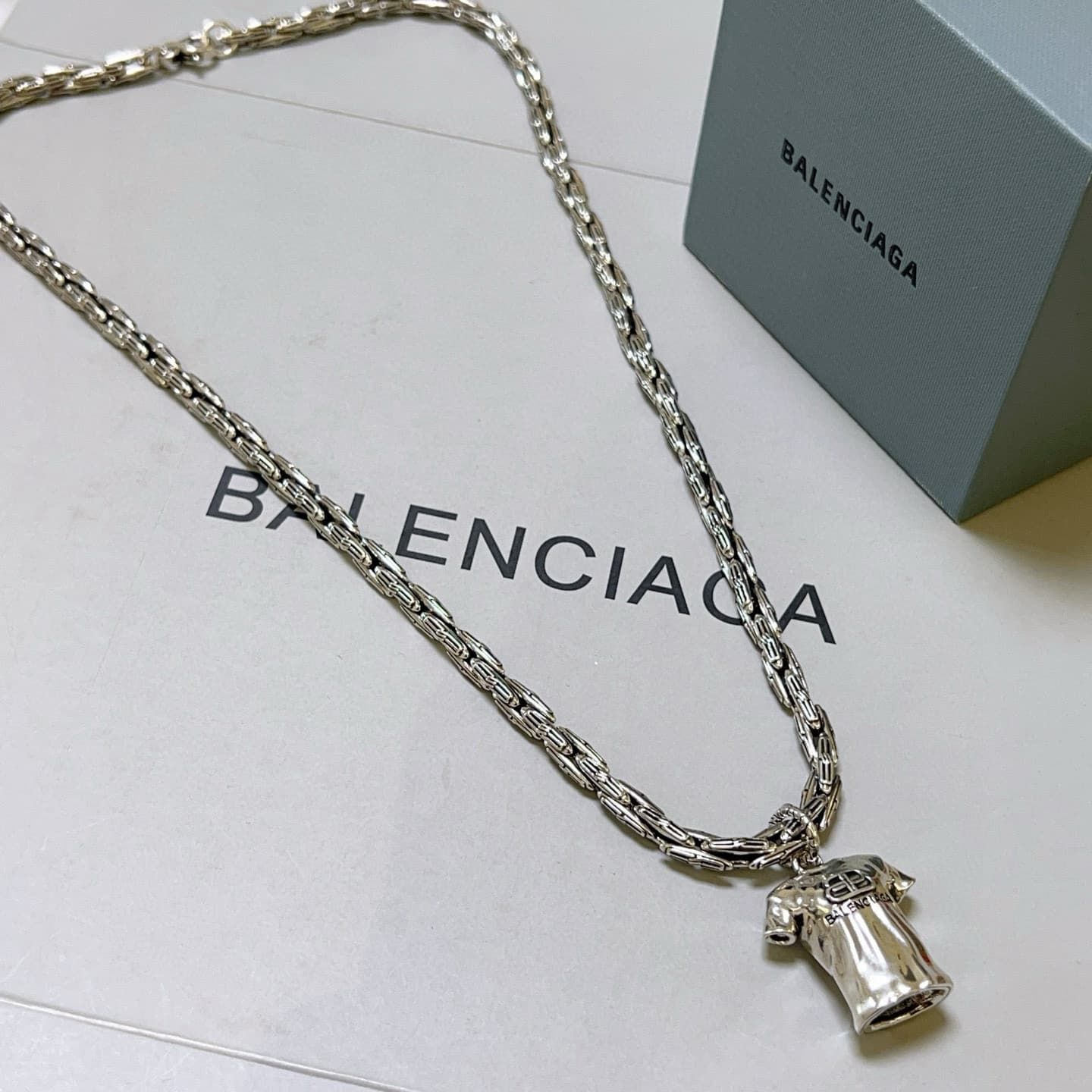 balenciaga-necklace_8_6.jpg