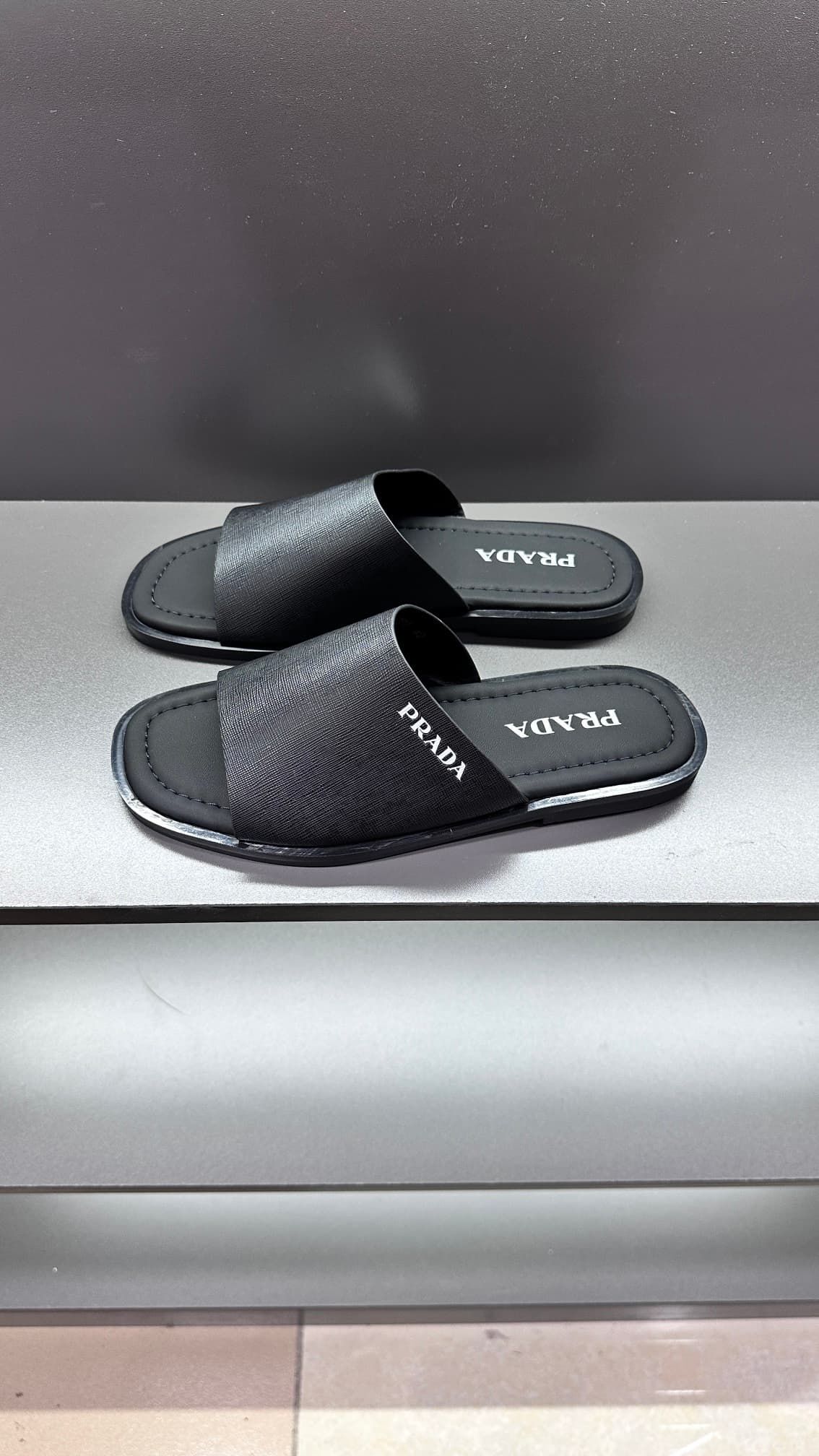 prada-slippers_43_2.jpg