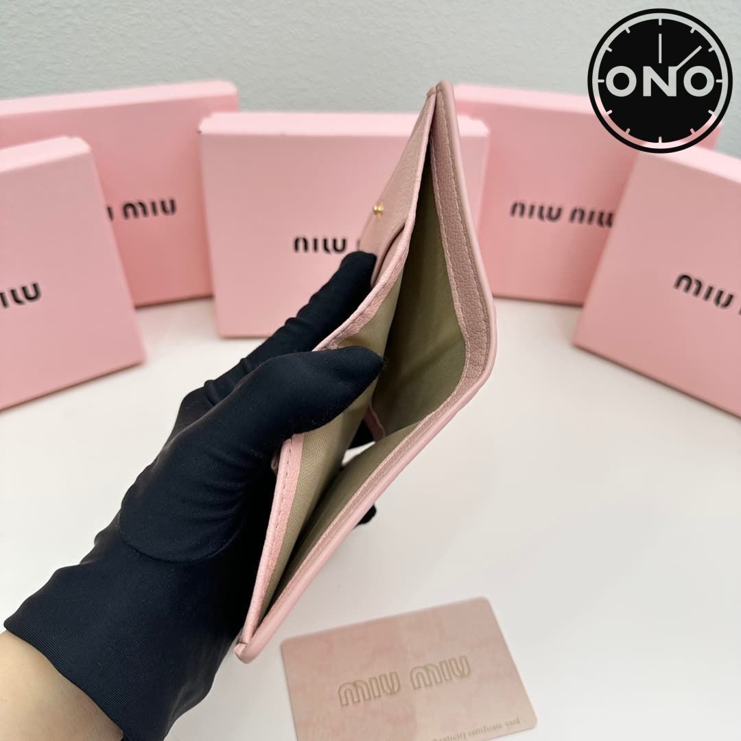 miumiu_wallet_24_7.jpg