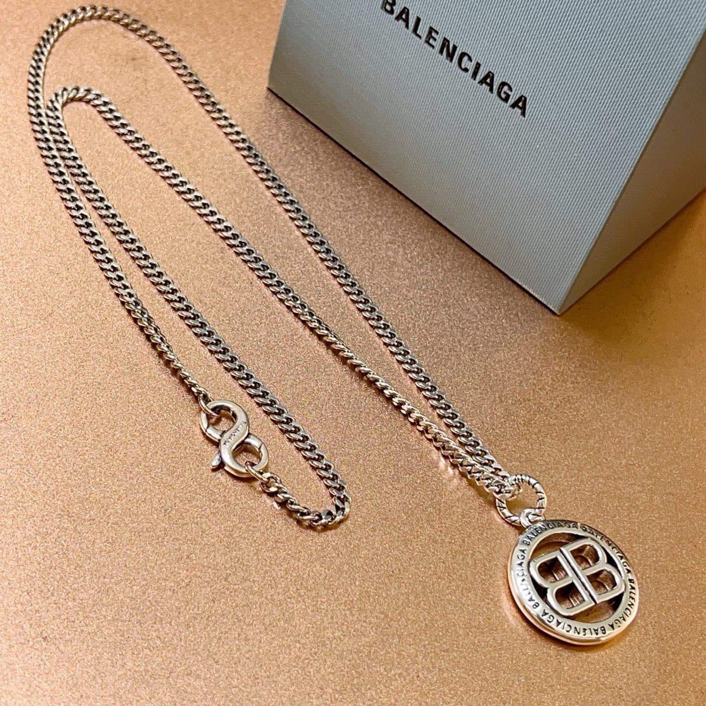 balenciaga-necklace_46_3.jpg