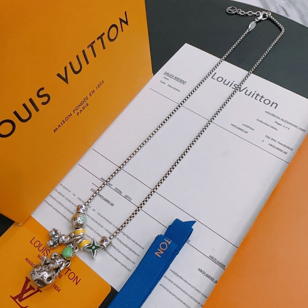 lv-necklace_58_1.jpg