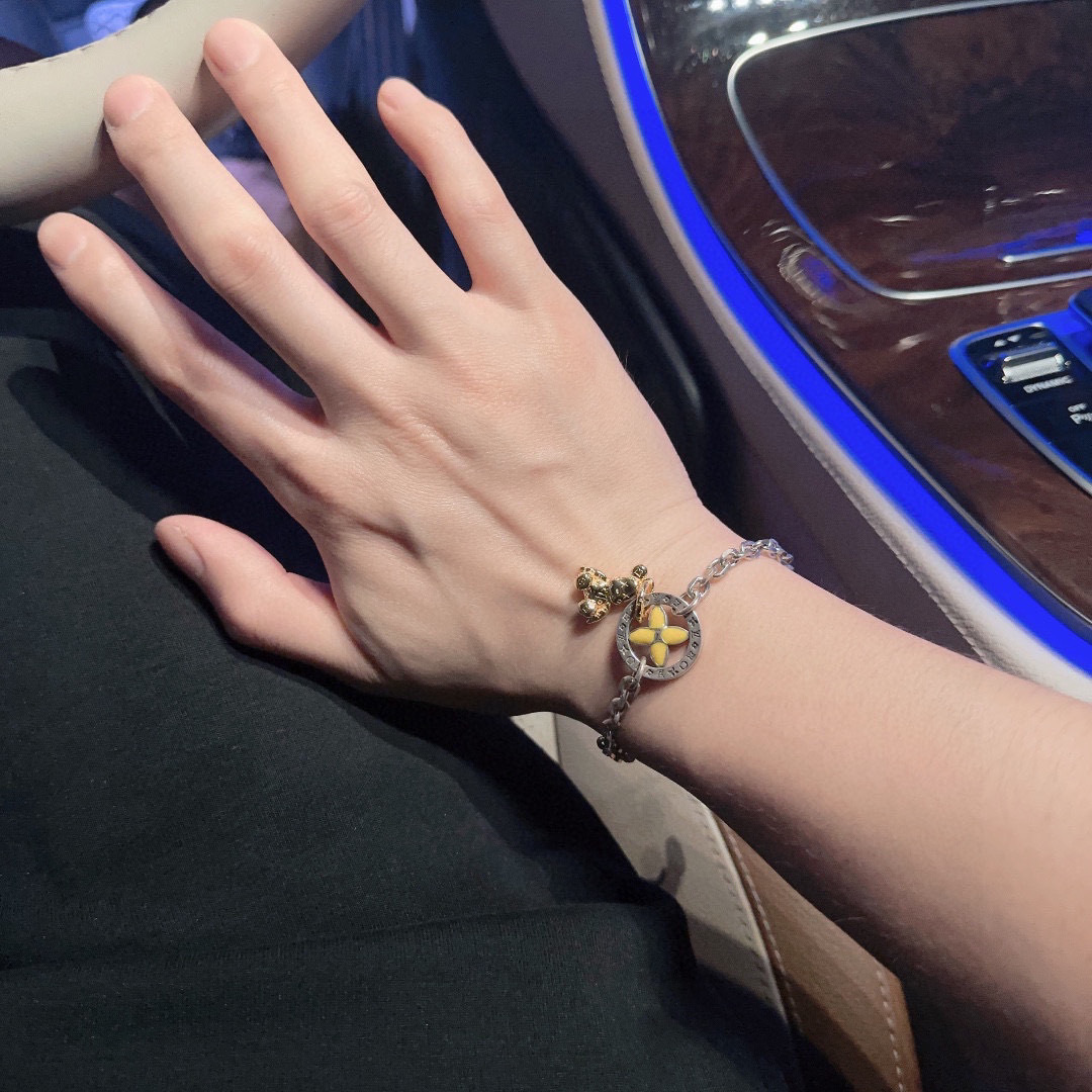 lv-bracelet_40_8.jpg