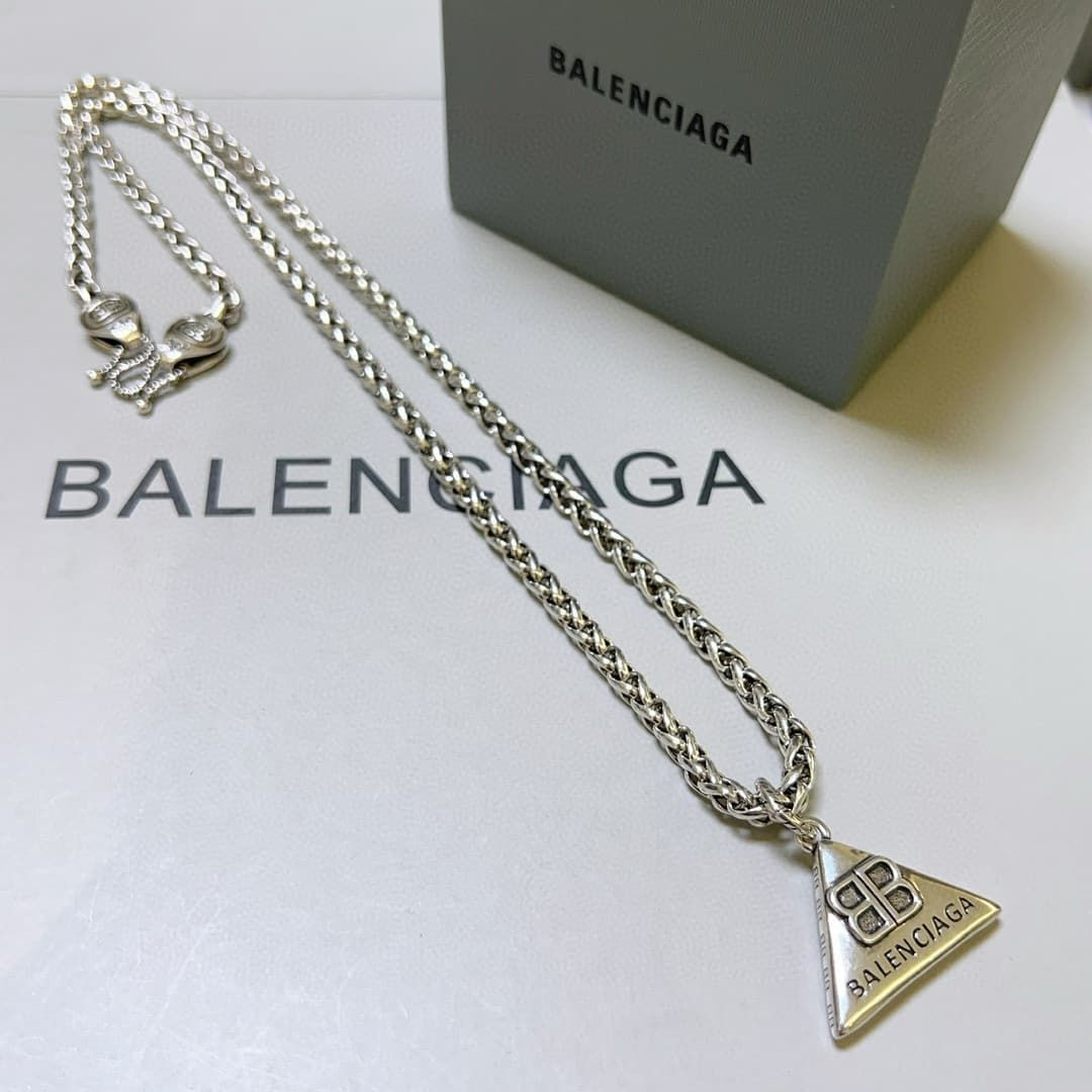 balenciaga-necklace_25_1.jpg