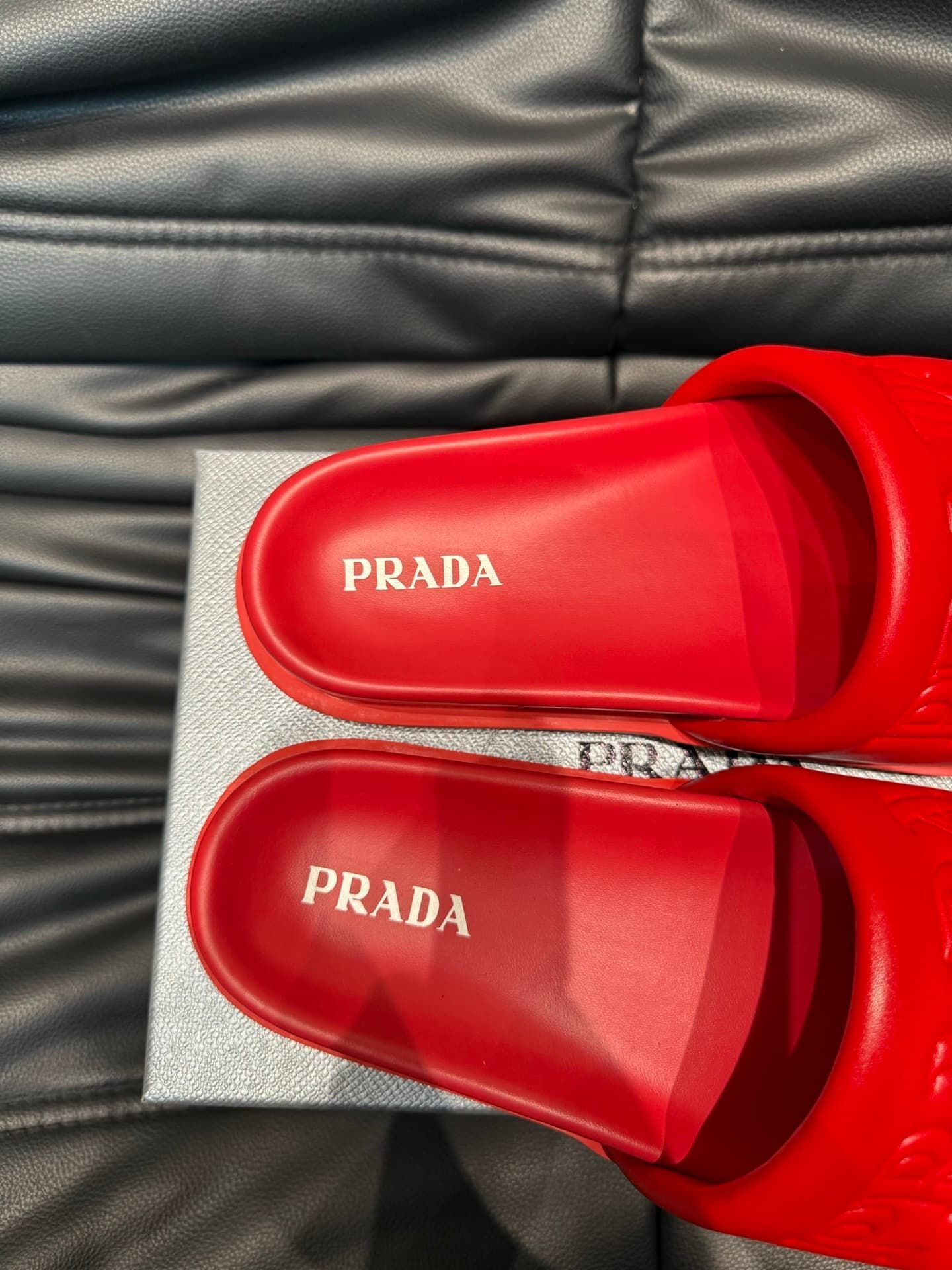 prada-slippers_18_8.jpg