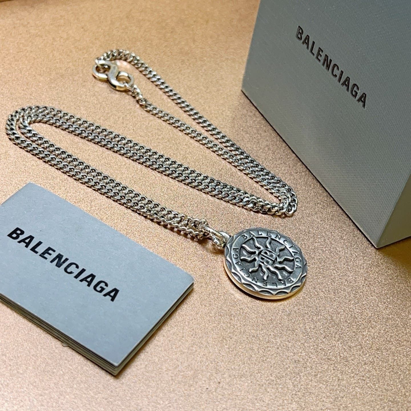 balenciaga-necklace_37_7.jpg