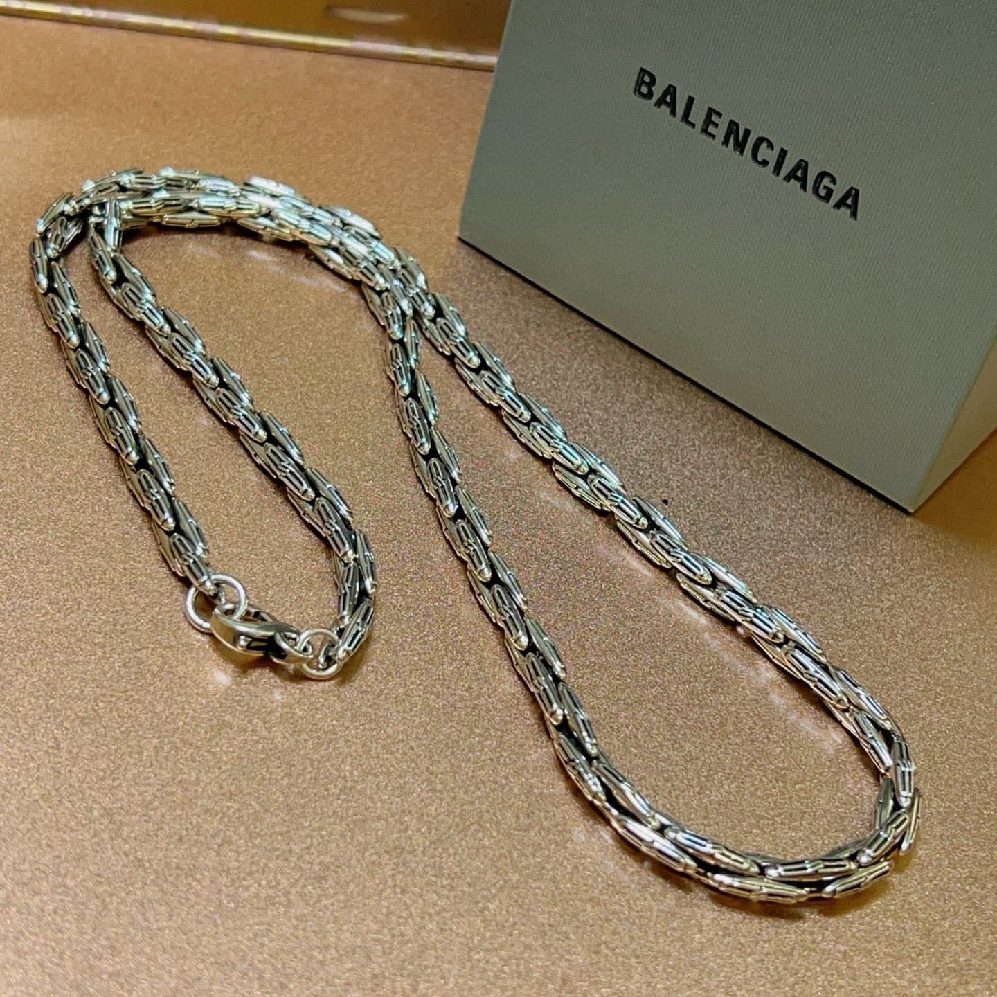 balenciaga-necklace_28_6.jpg