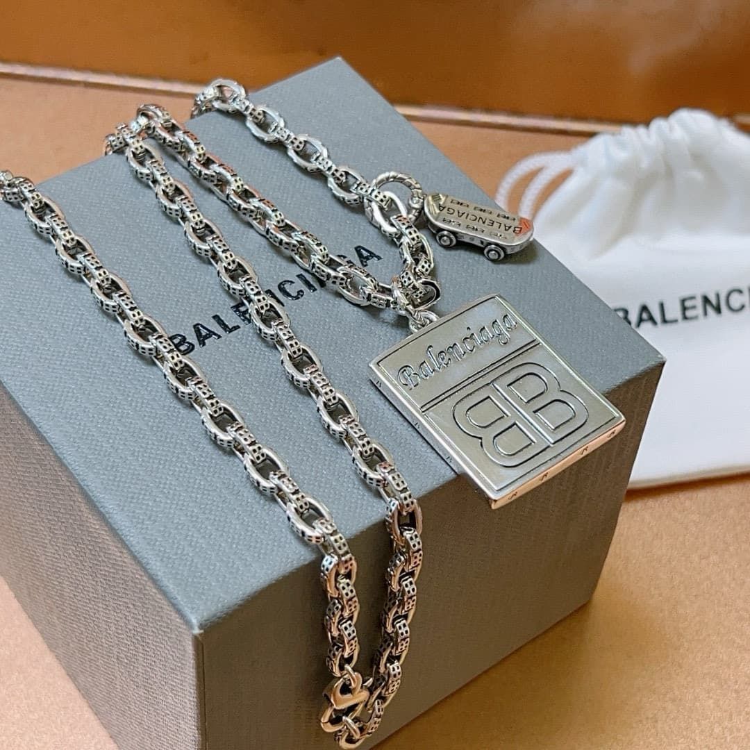 balenciaga-necklace_39_5.jpg