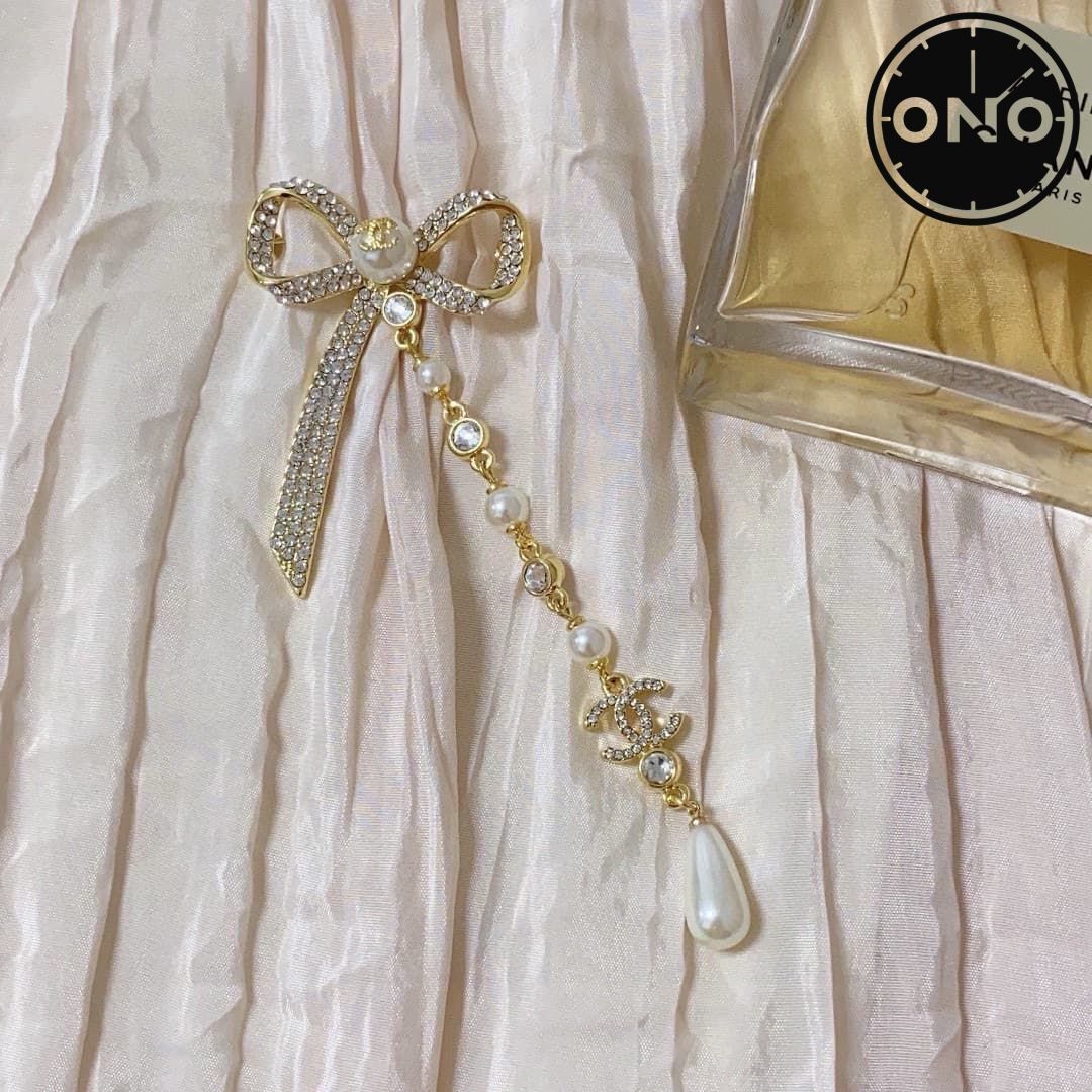 chanel-brooch_3_1.jpg