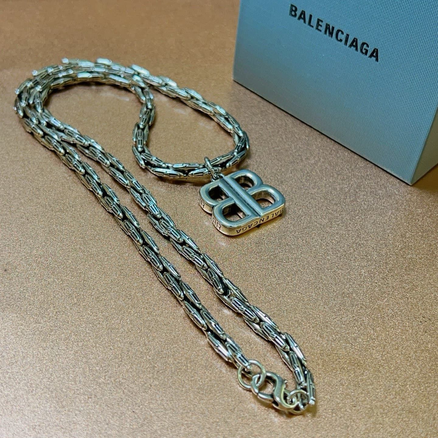 balenciaga-necklace_47_7.jpg
