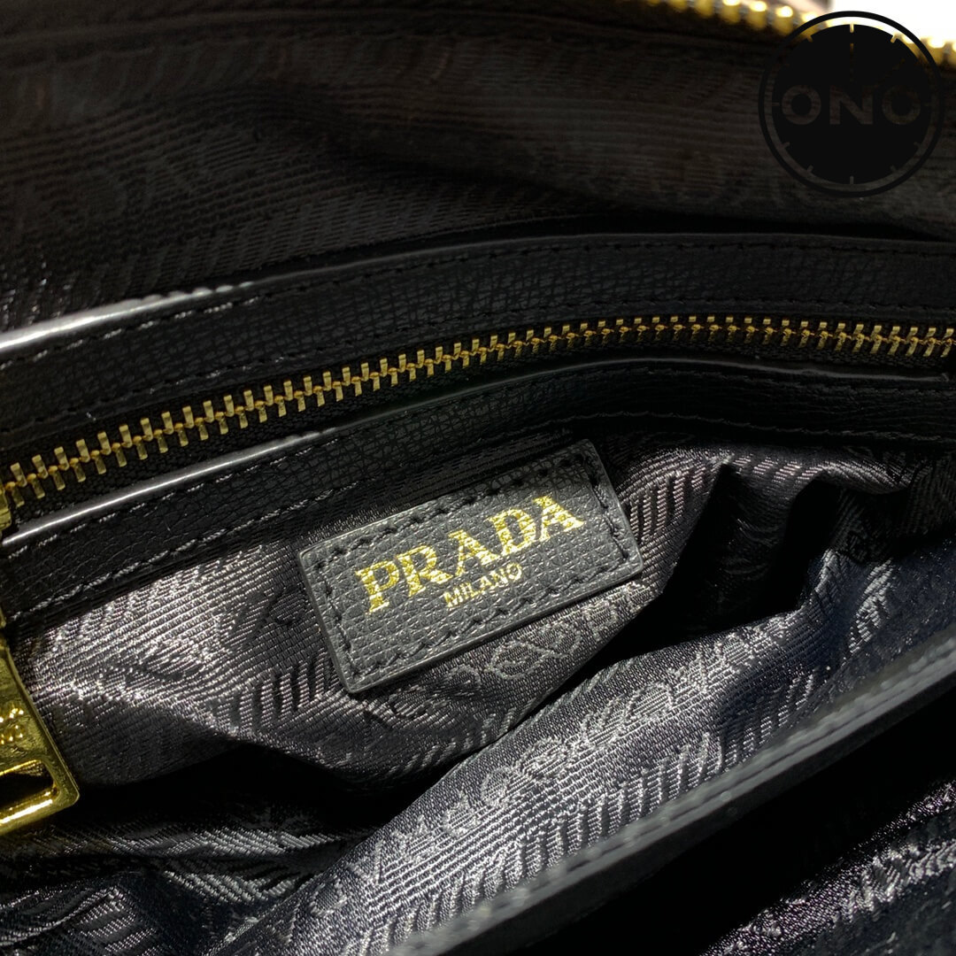 prada_women_155_8.jpg