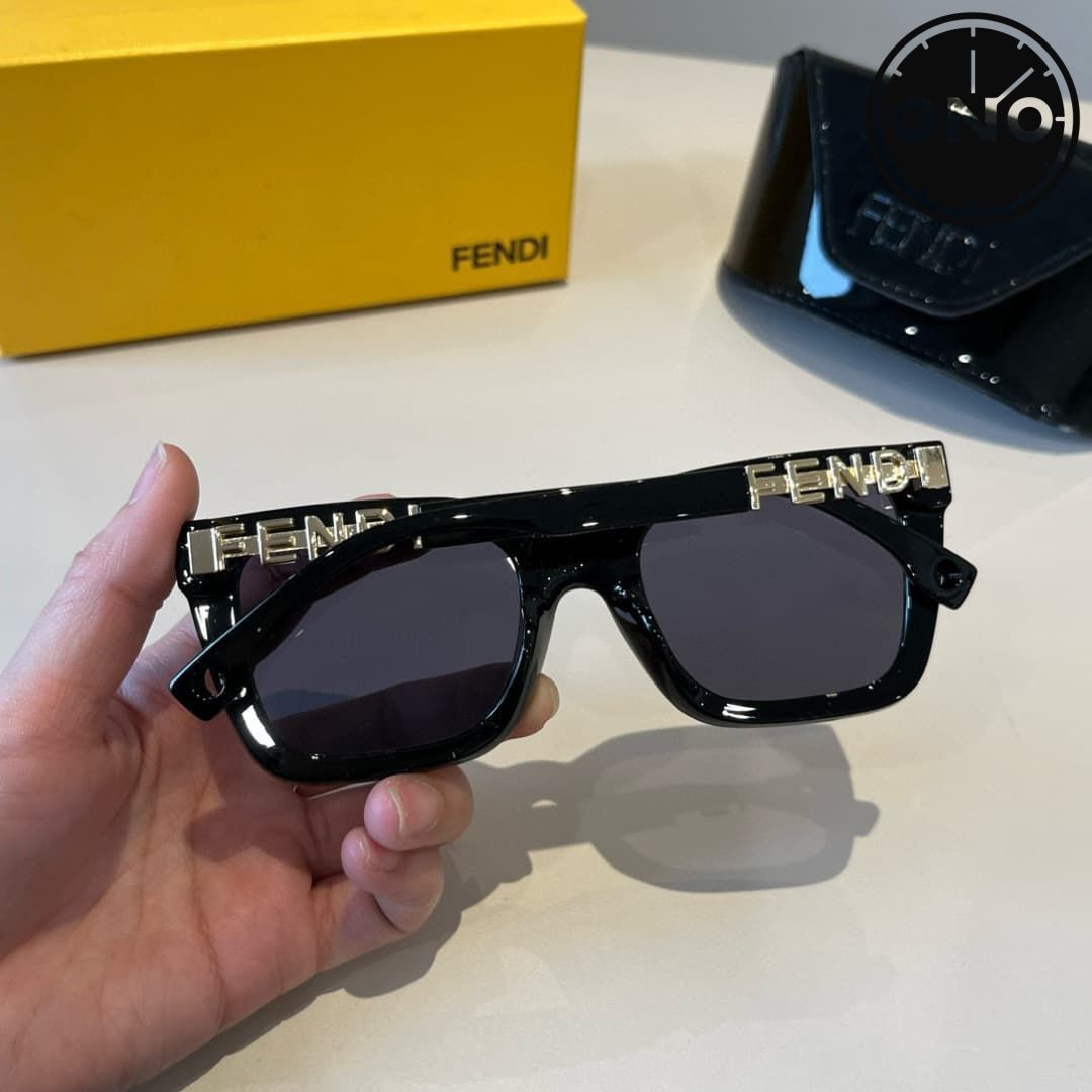 fendi-glasses_4_9.jpg
