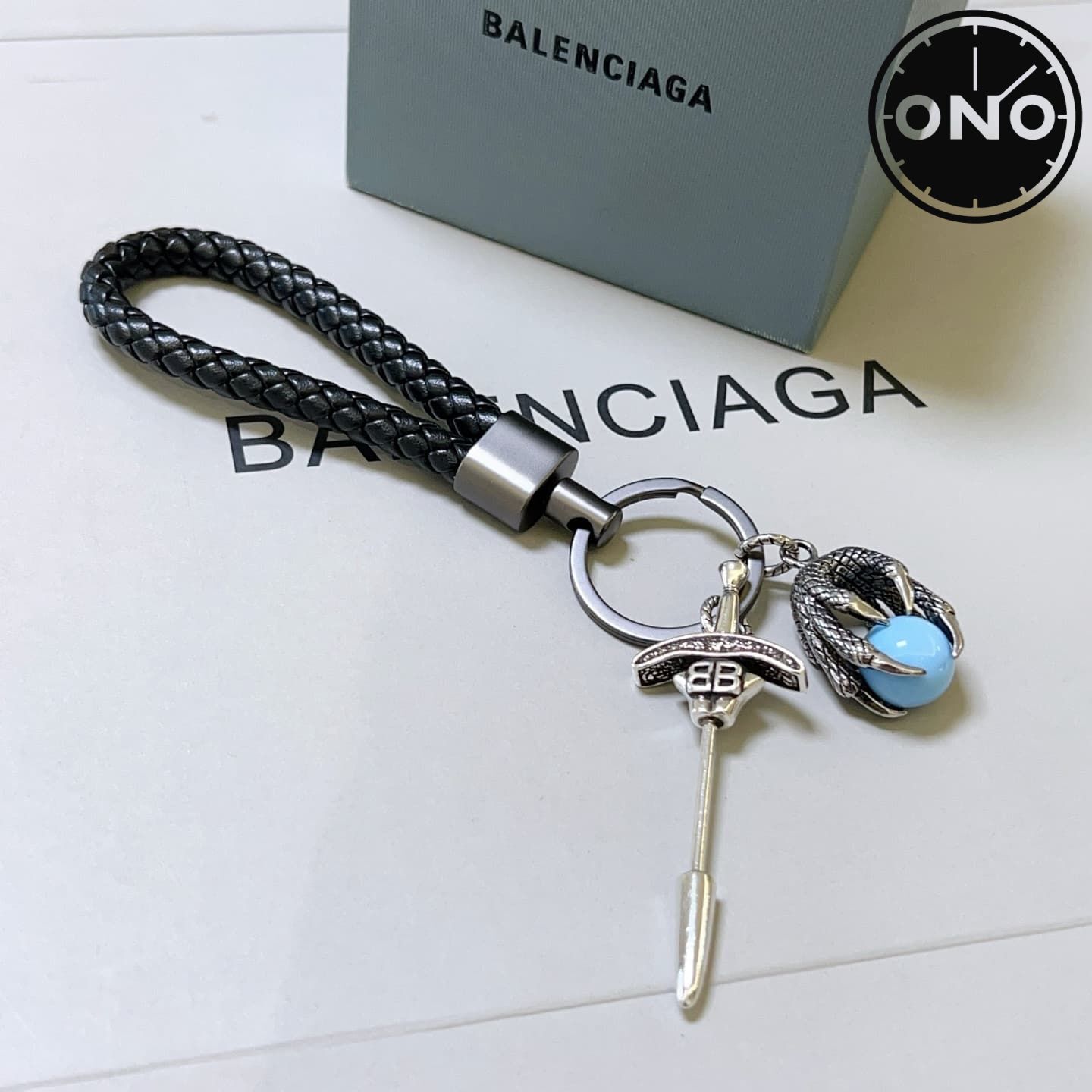 balenciaga-clasp_66_3.jpg