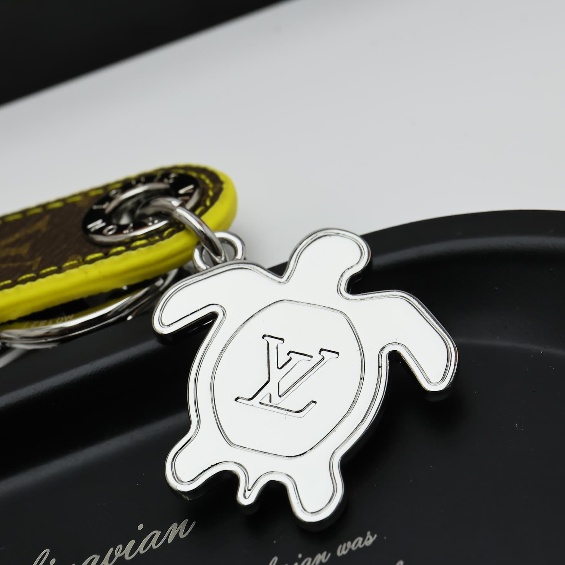 lv-clasp_59_5.jpg