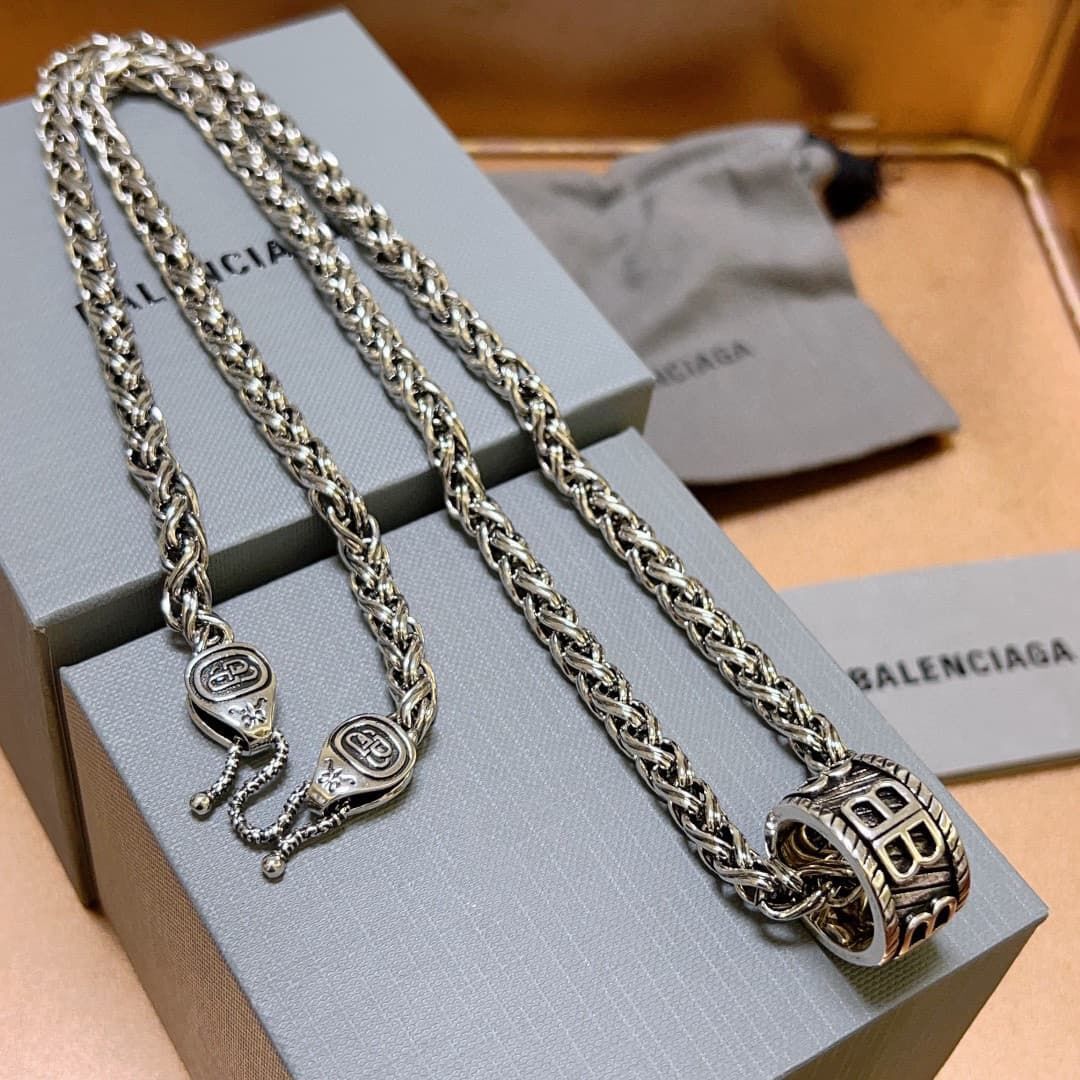 balenciaga-necklace_32_5.jpg