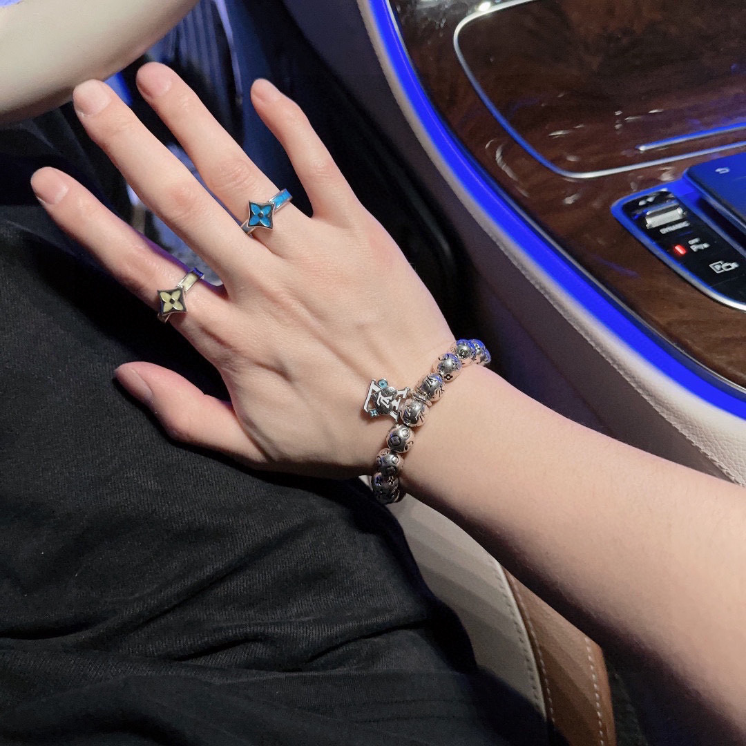 lv-bracelet_38_4.jpg