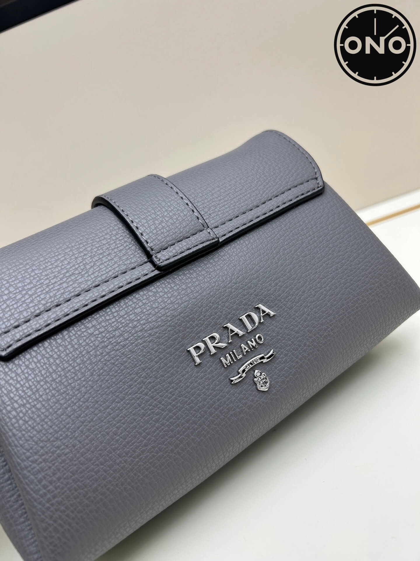 prada_women_102_3.jpg