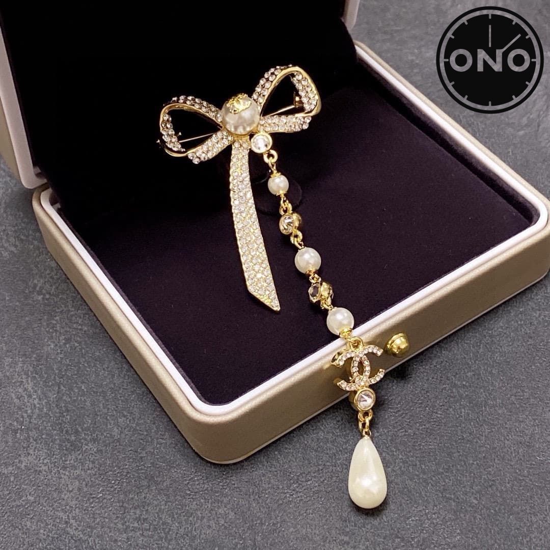 chanel-brooch_3_6.jpg