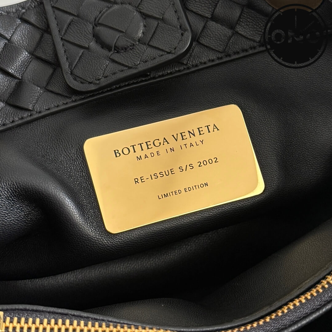bottega_veneta_women_64_6.jpg