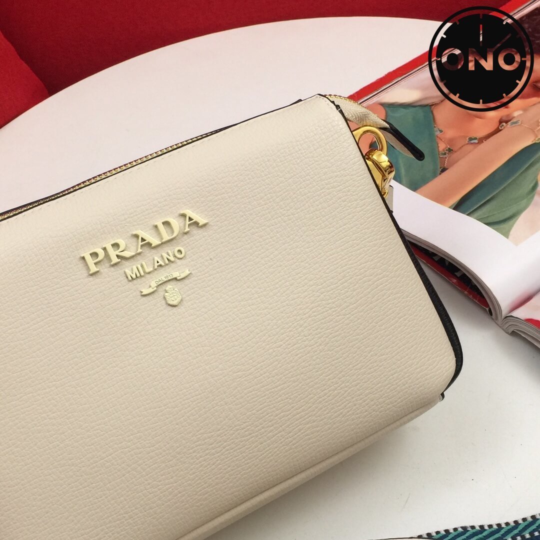 prada_women_126_3.jpg