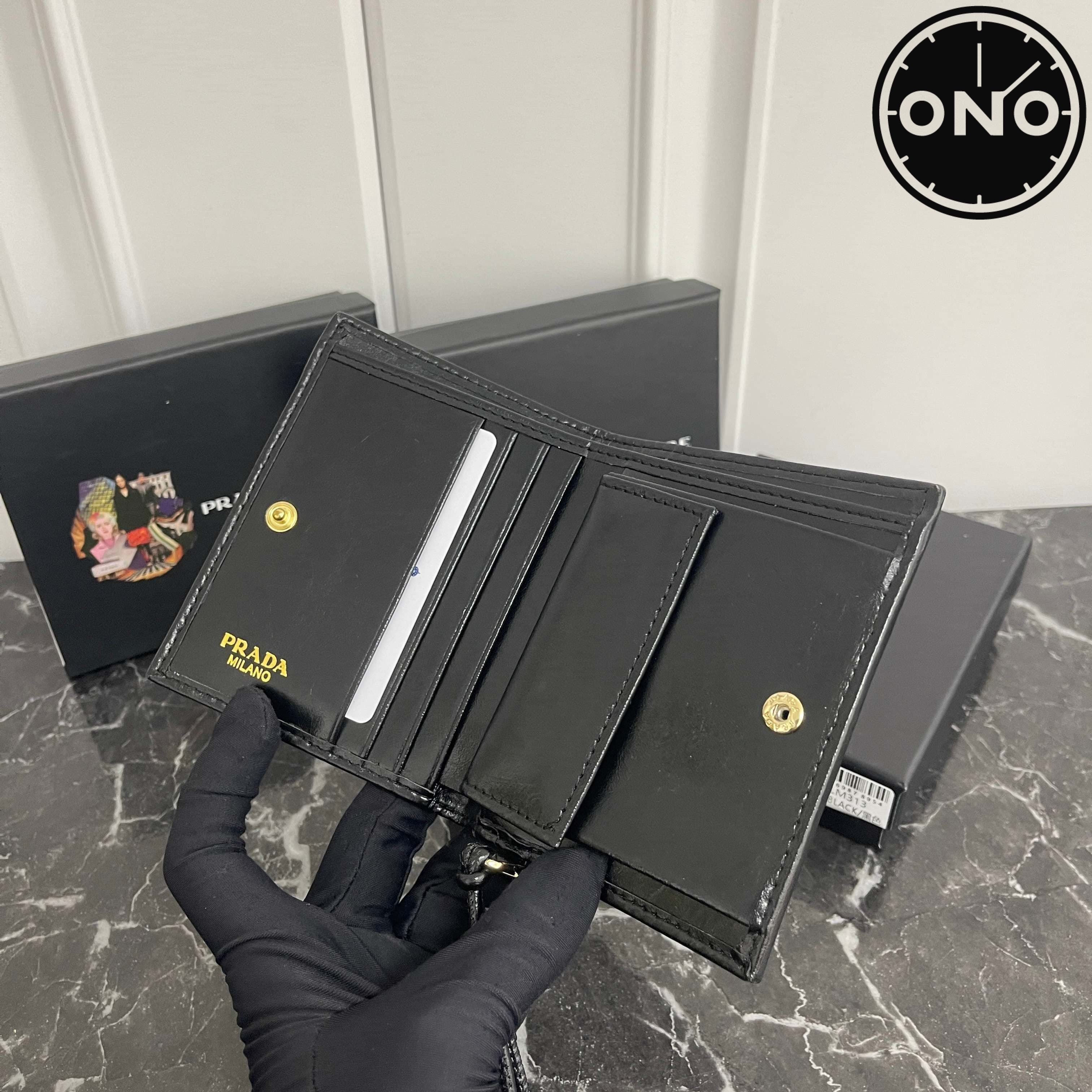 prada_wallet_11_6.jpg