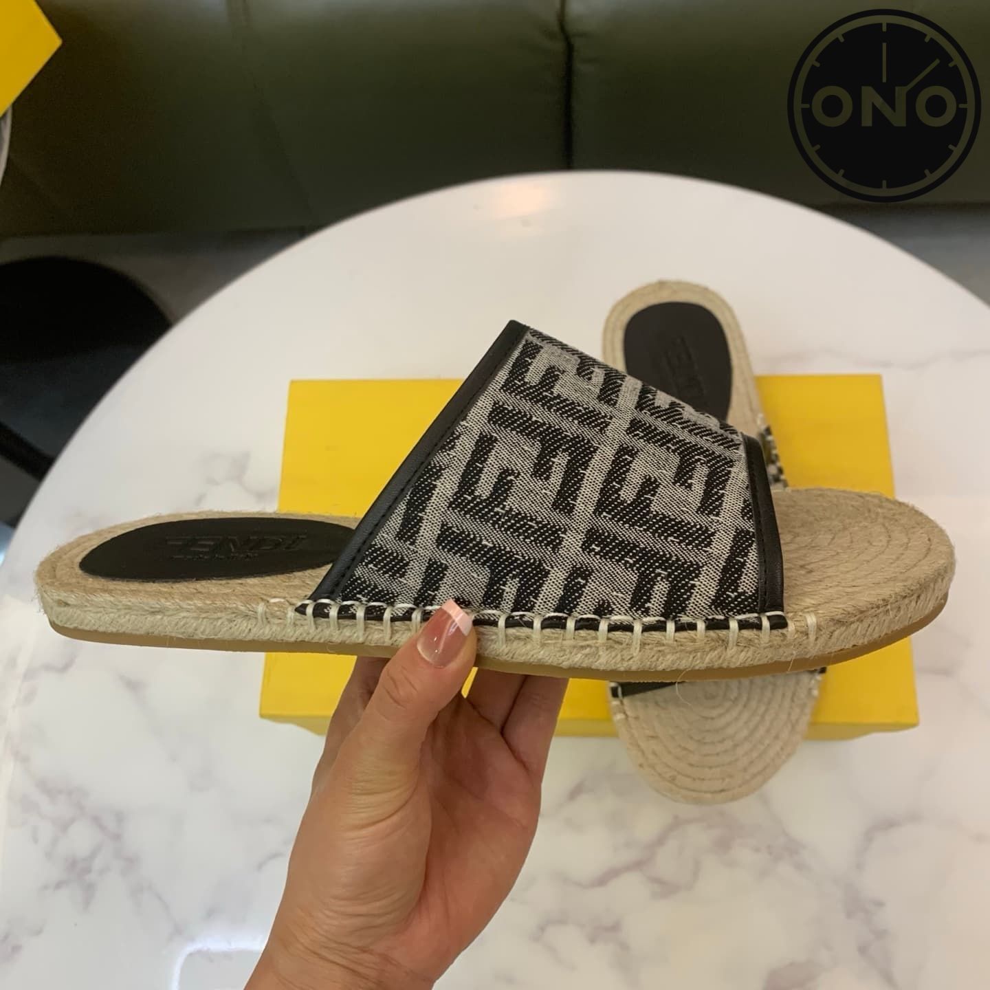 fendi-slippers_19_8.jpg