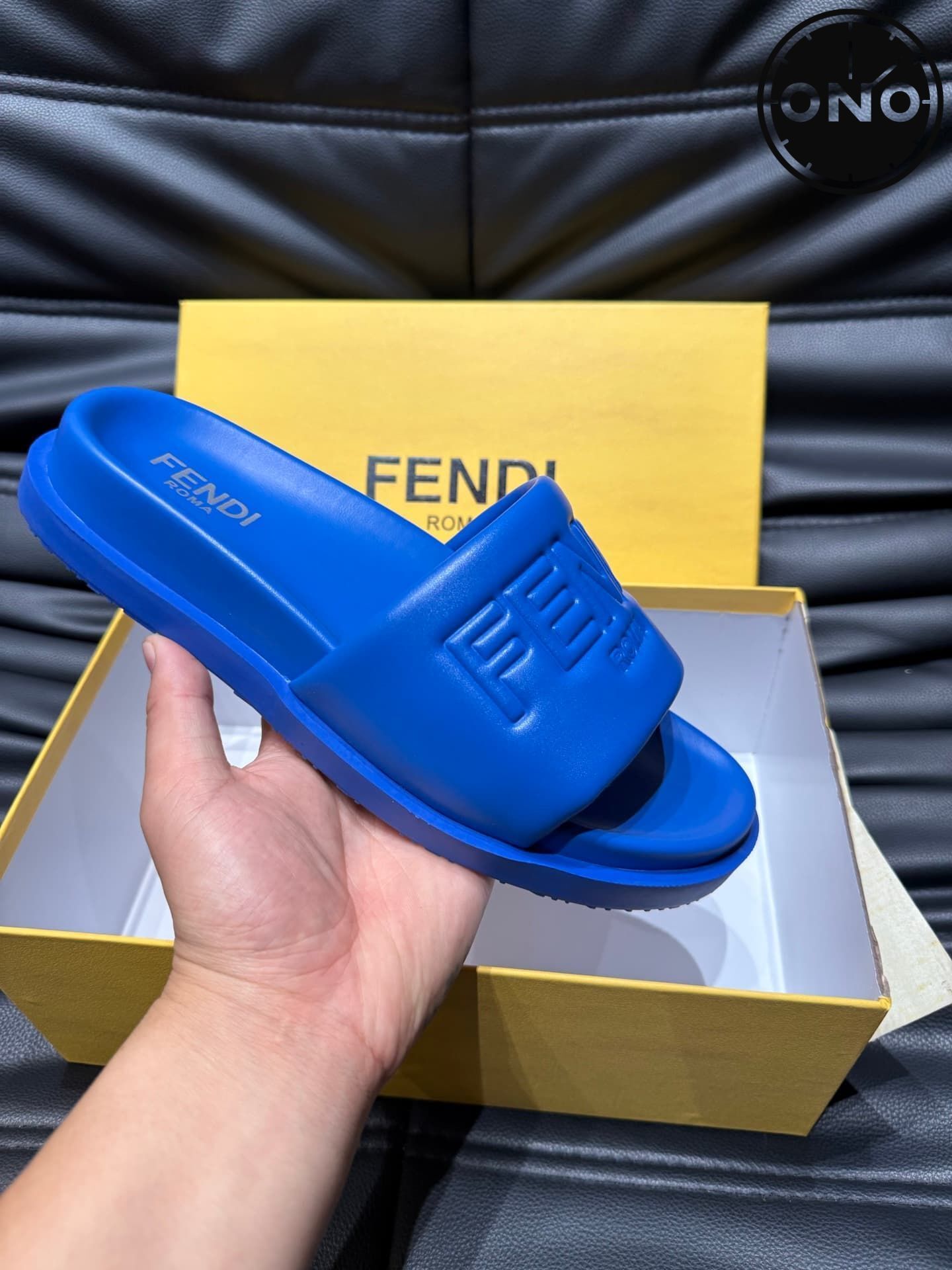 fendi-slippers_42_5.jpg