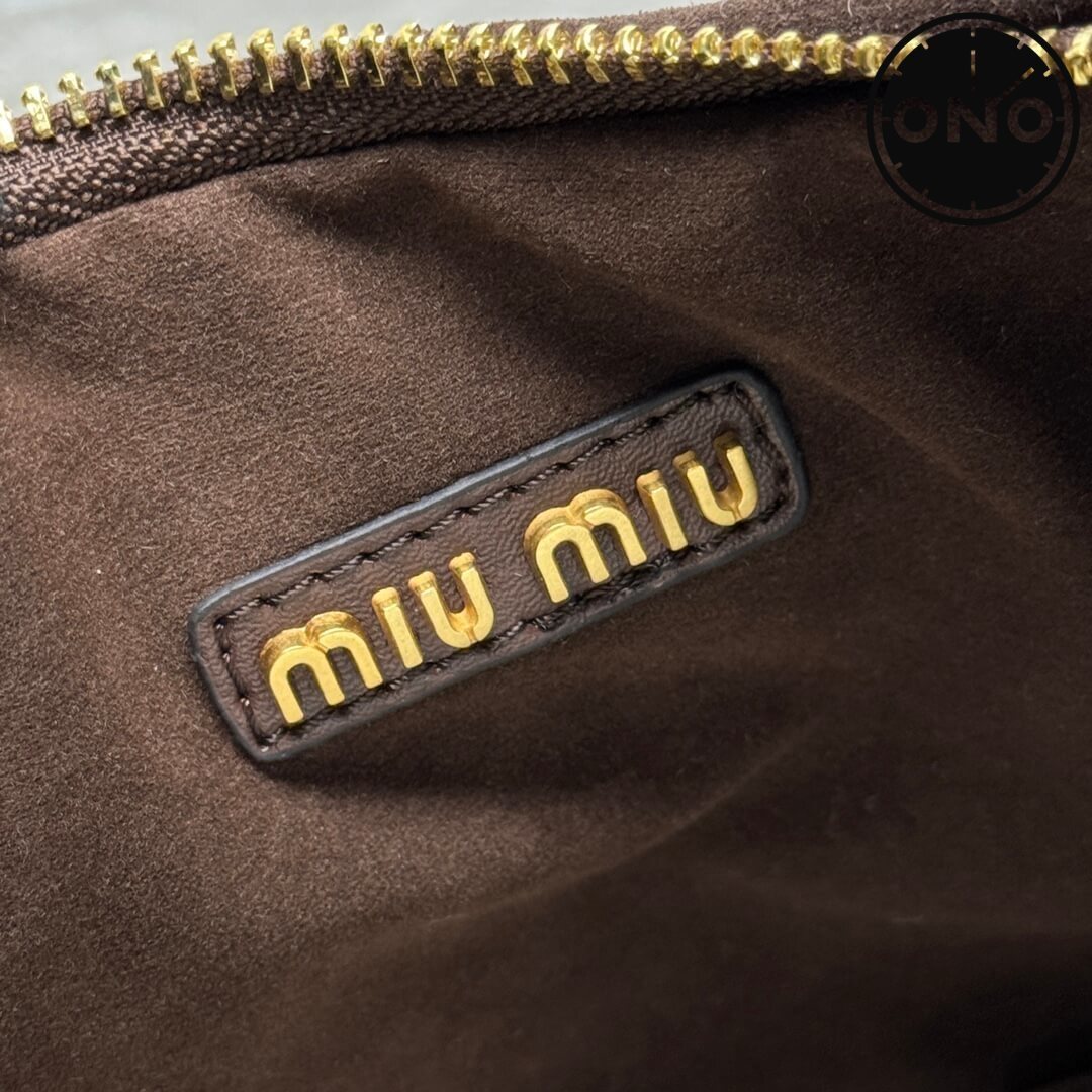 miumiu_women_111_7.jpg