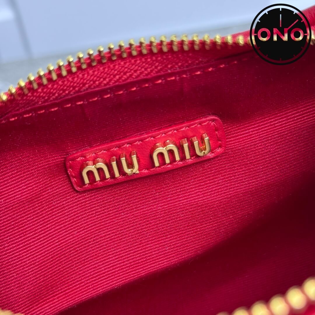 miumiu_women_8_7.jpg