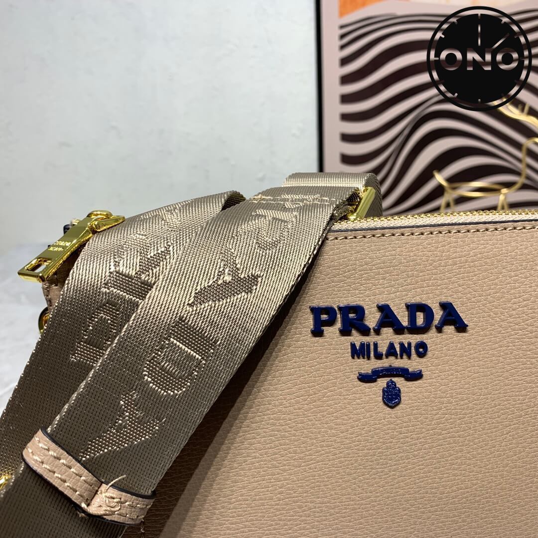 prada_women_150_5.jpg