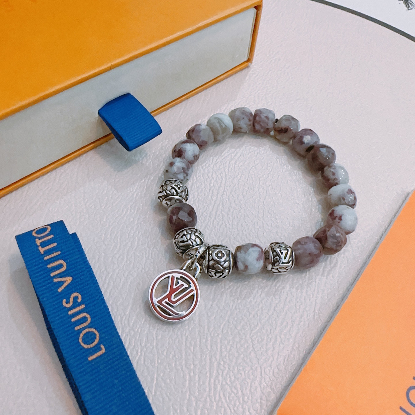 lv-bracelet_23_1.jpg