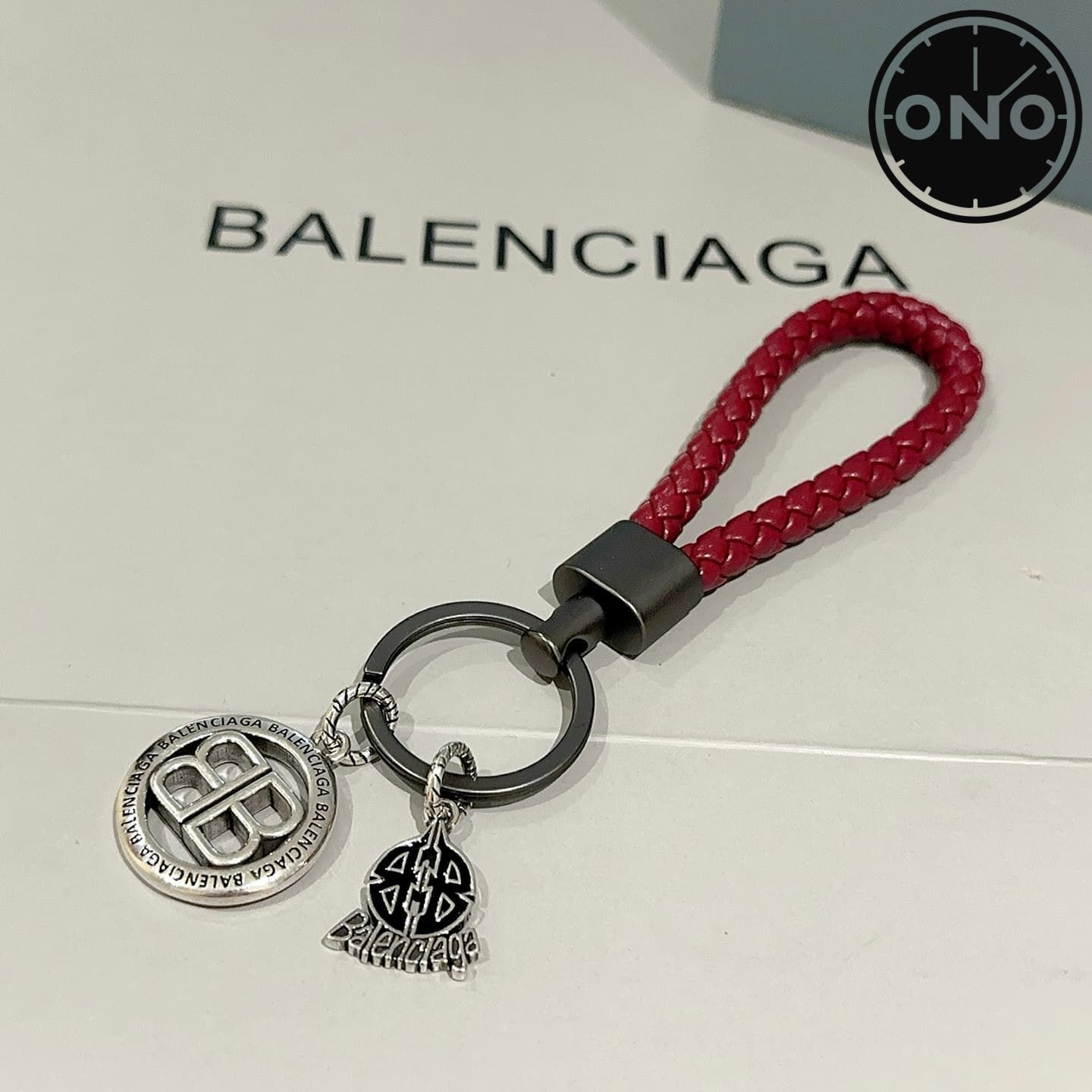 balenciaga-clasp_74_1.jpg