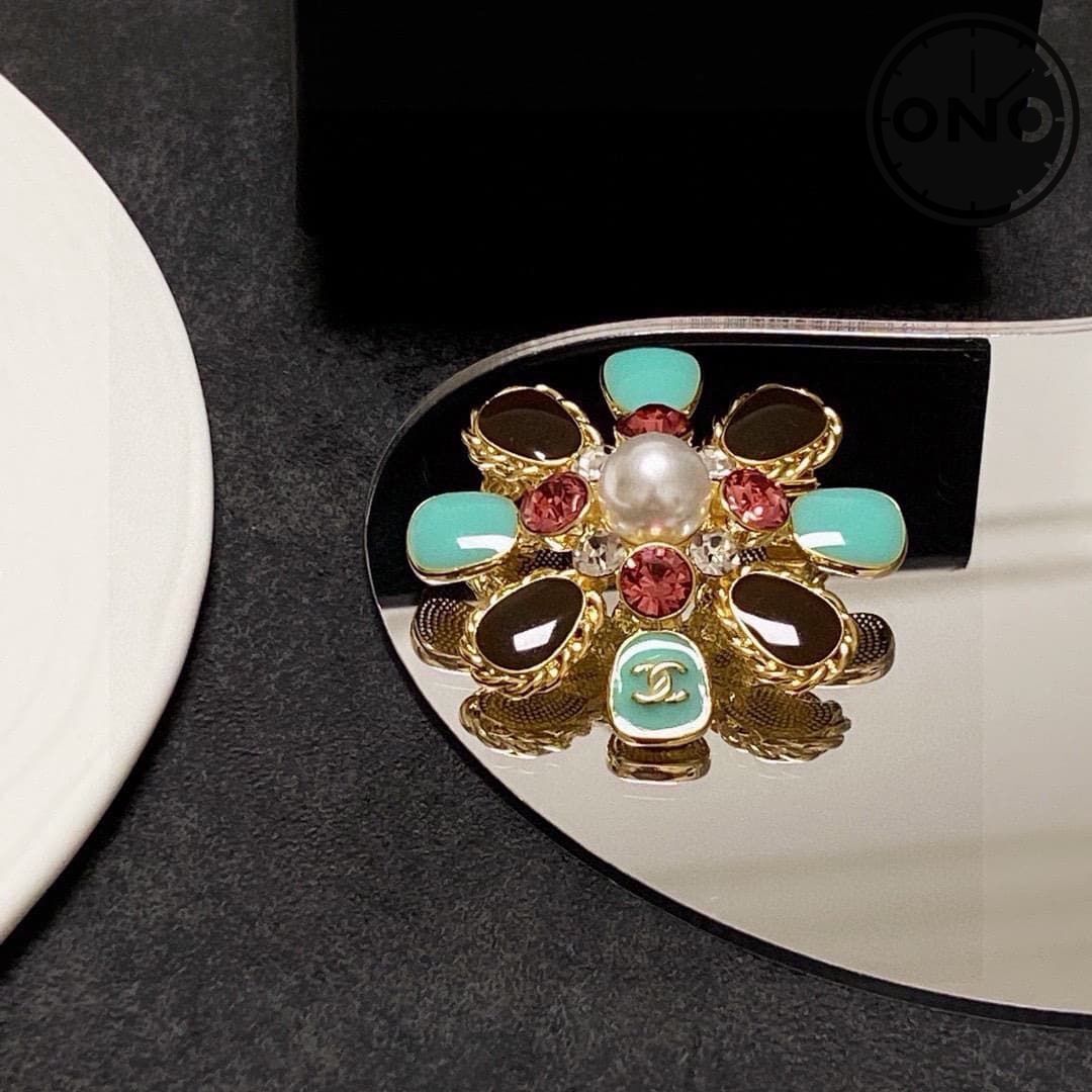 chanel-brooch_1_7.jpg