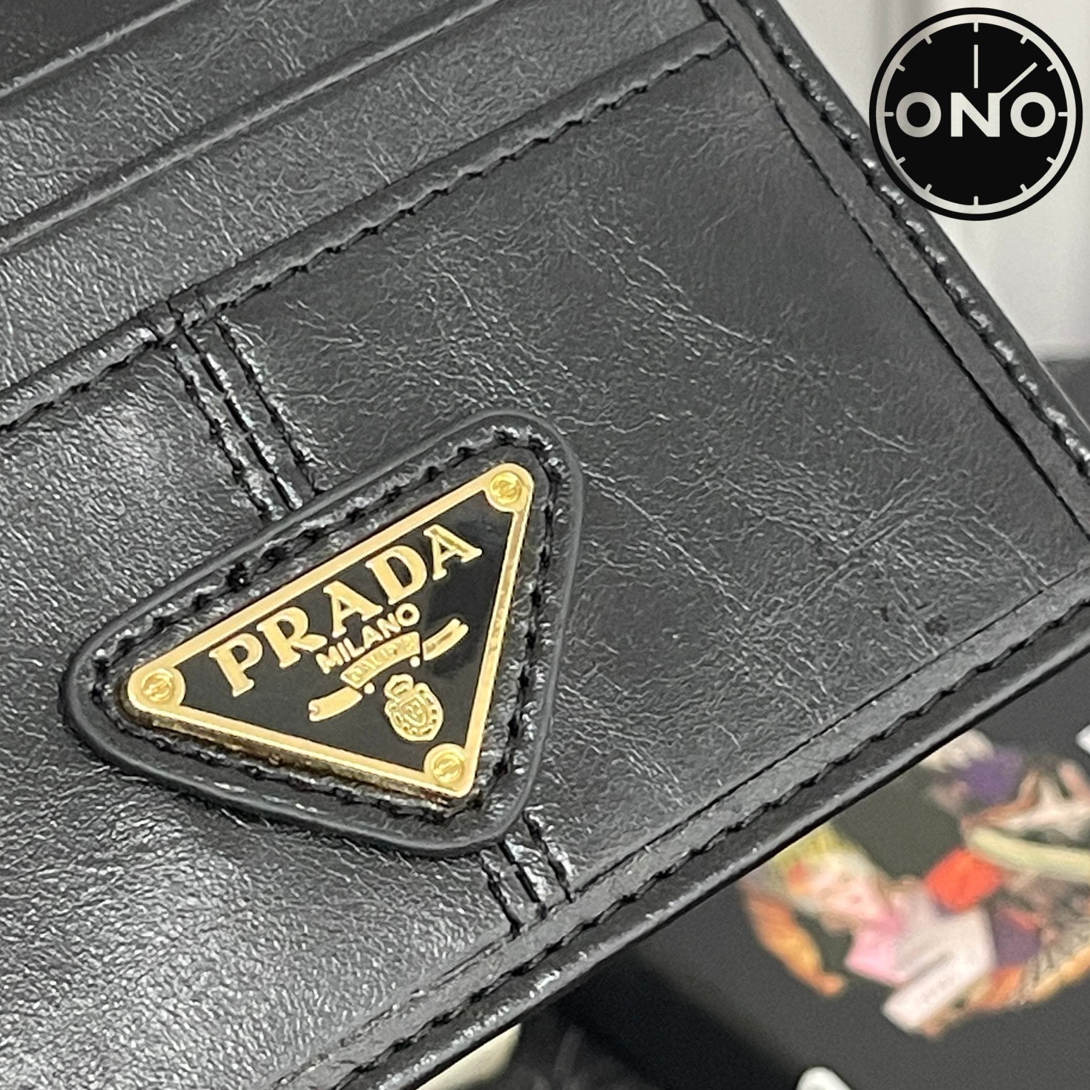 prada_wallet_5_4.jpg