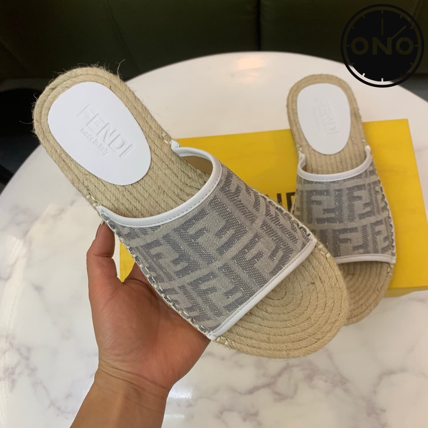 fendi-slippers_18_5.jpg