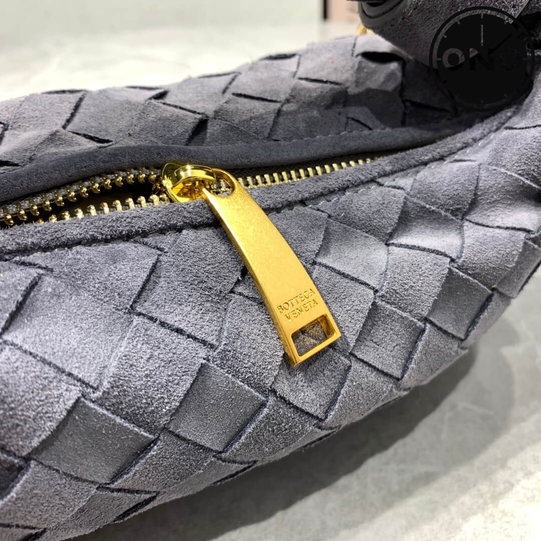 bottega_veneta_women_1_3.jpg