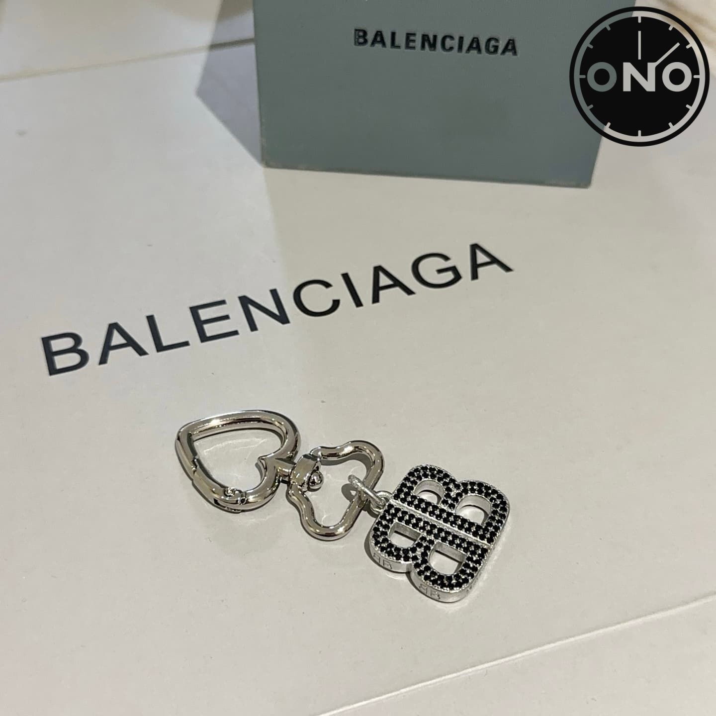 balenciaga-clasp_21_5.jpg