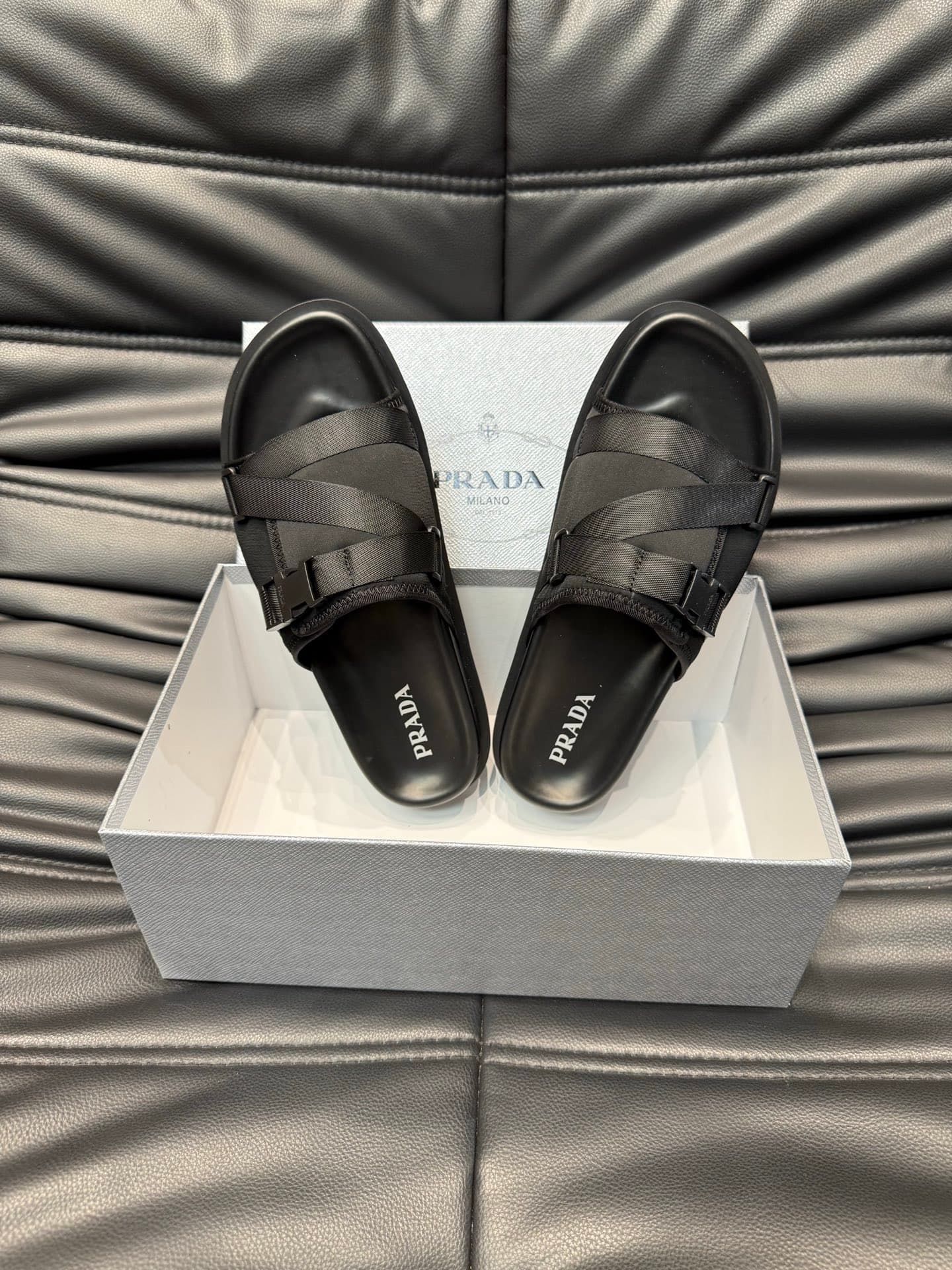 prada-slippers_5_3.jpg