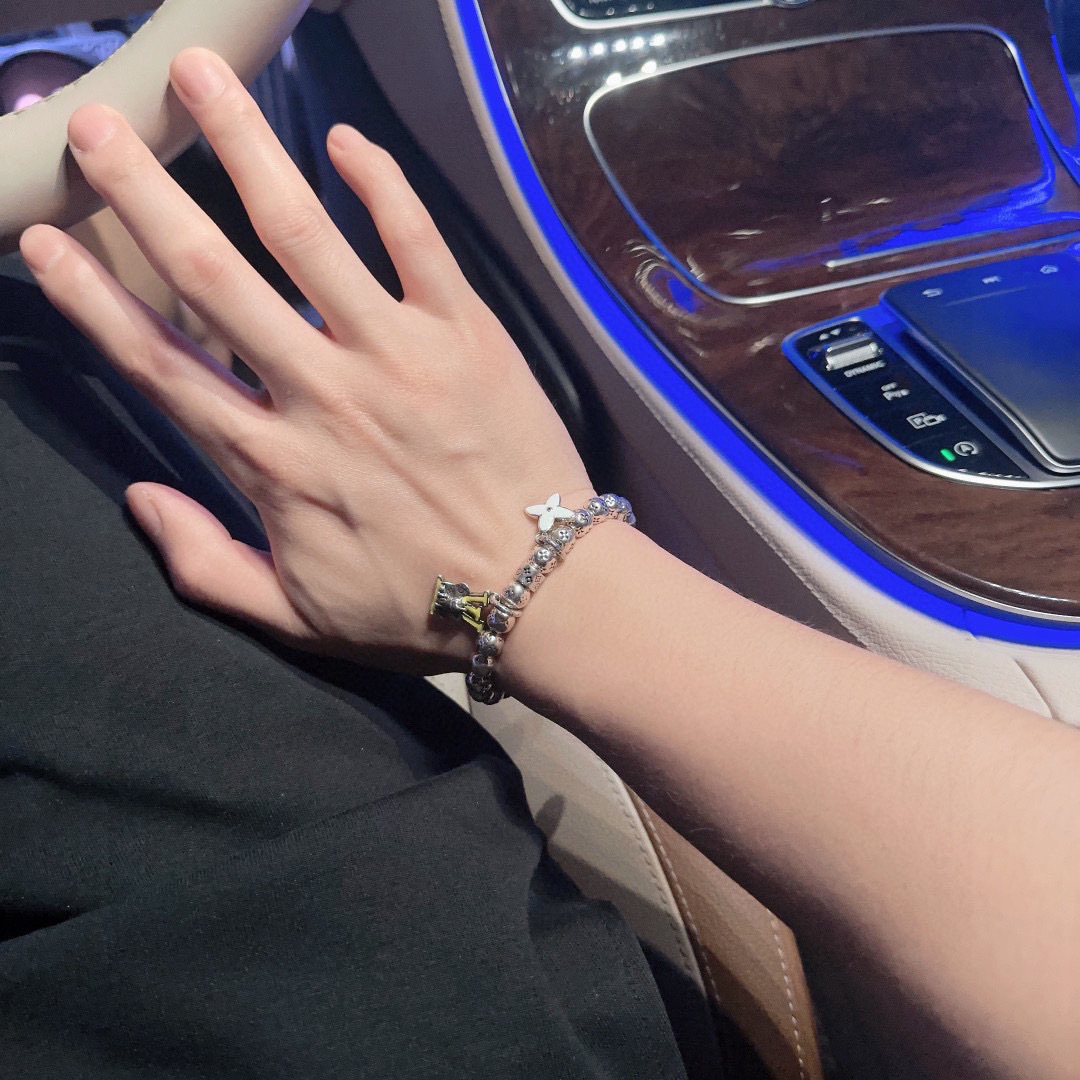 lv-bracelet_42_8.jpg