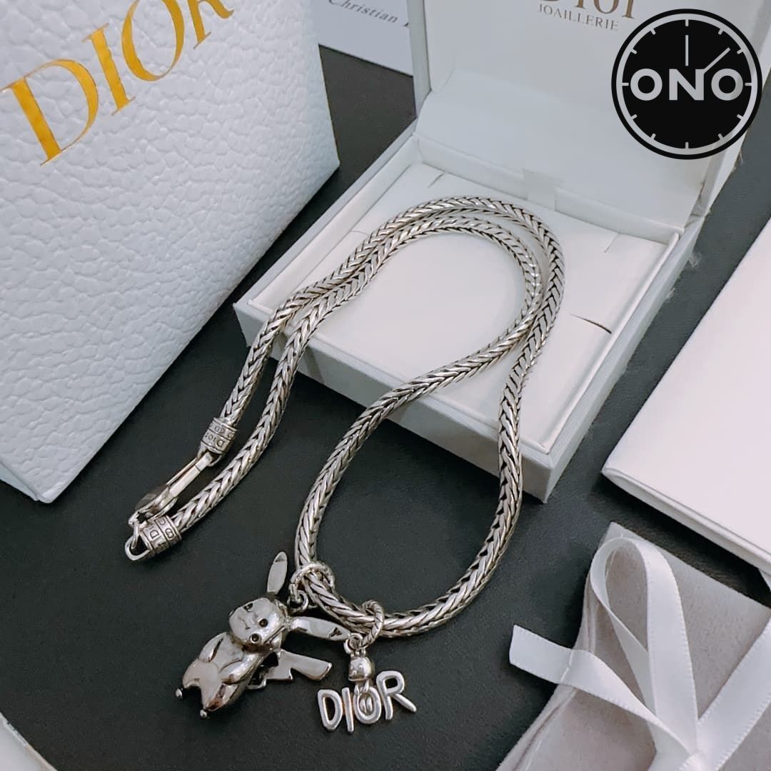 dior-necklace_100_4.jpg