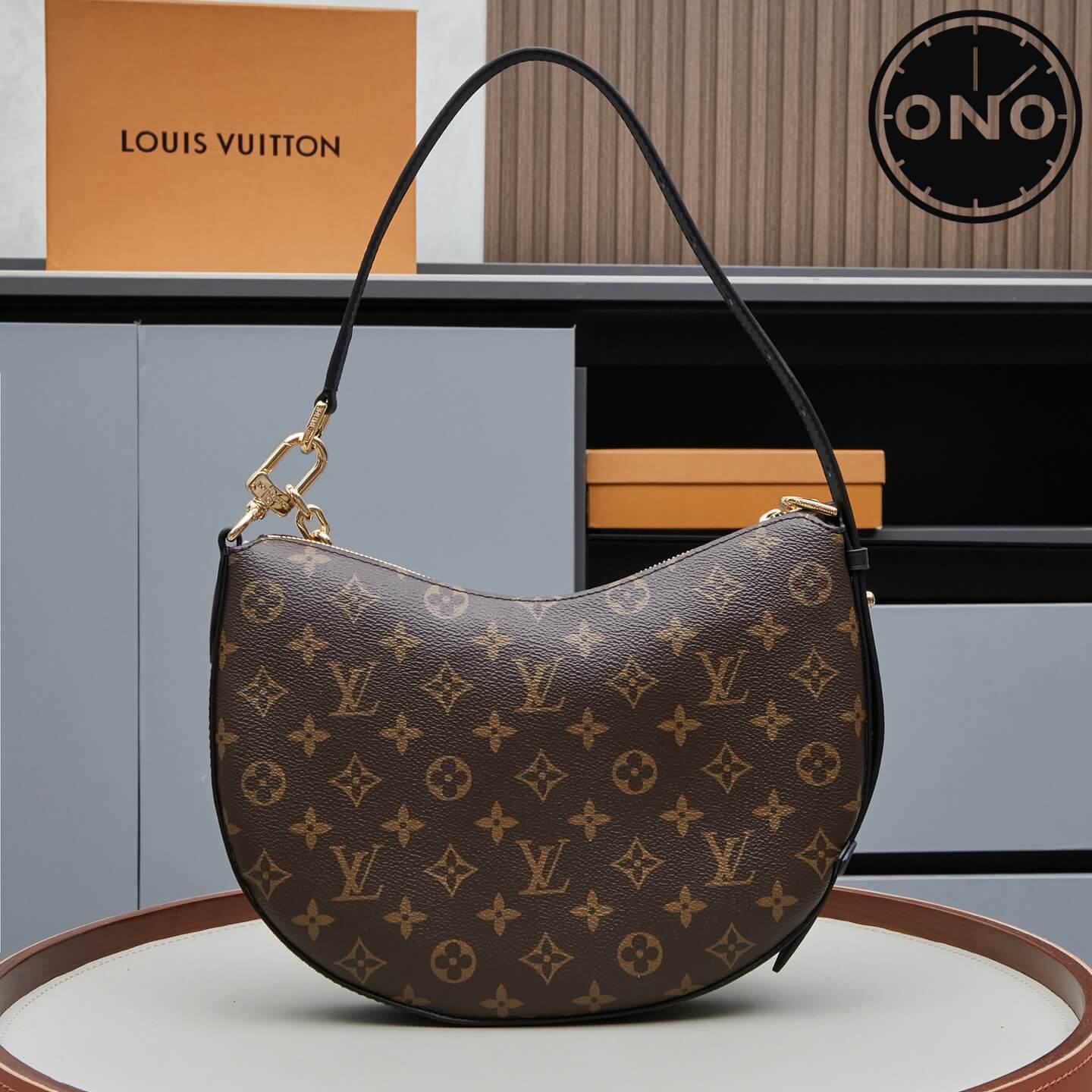 lv_womens_47_2.jpg
